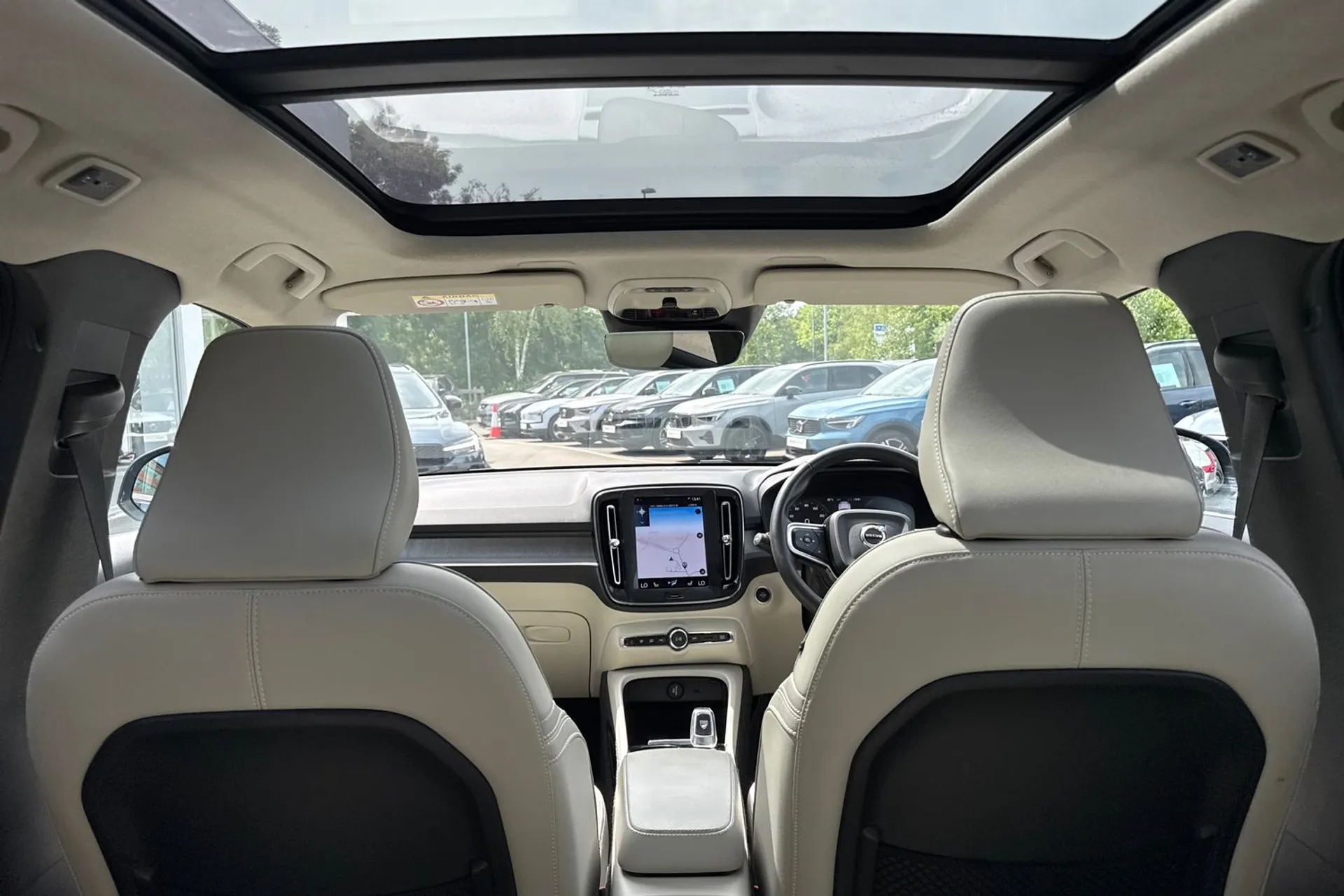 Volvo XC40 thumbnail image number 22
