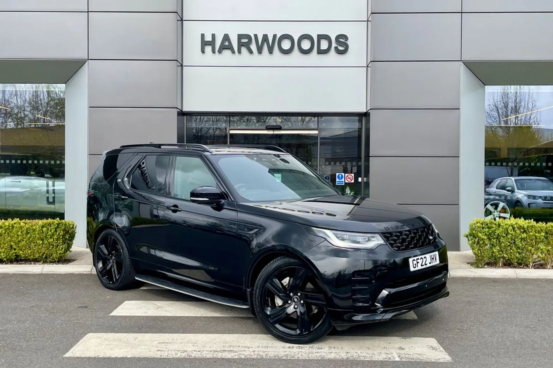 LAND ROVER DISCOVERY focused image