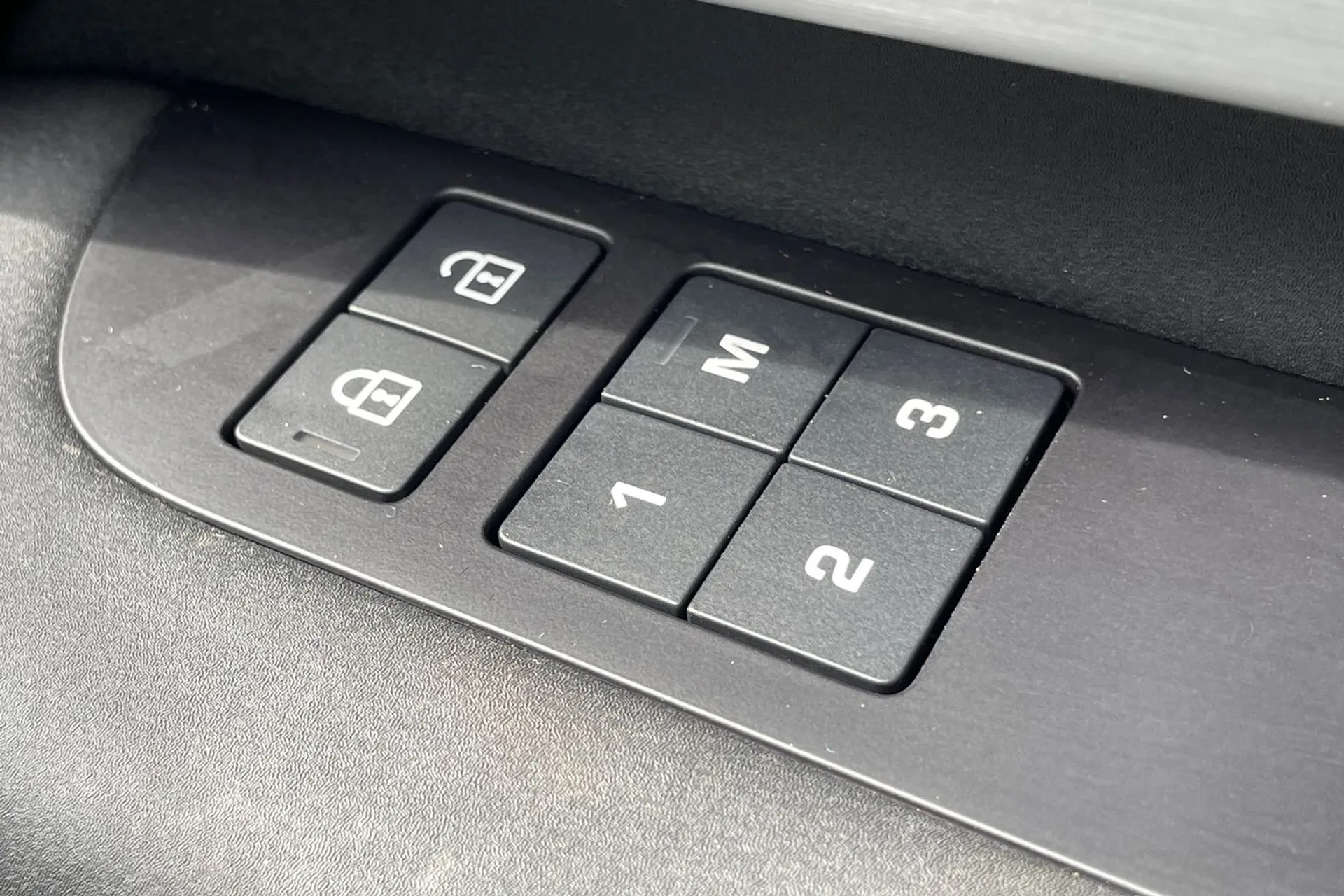 LAND ROVER DISCOVERY thumbnail image number 54