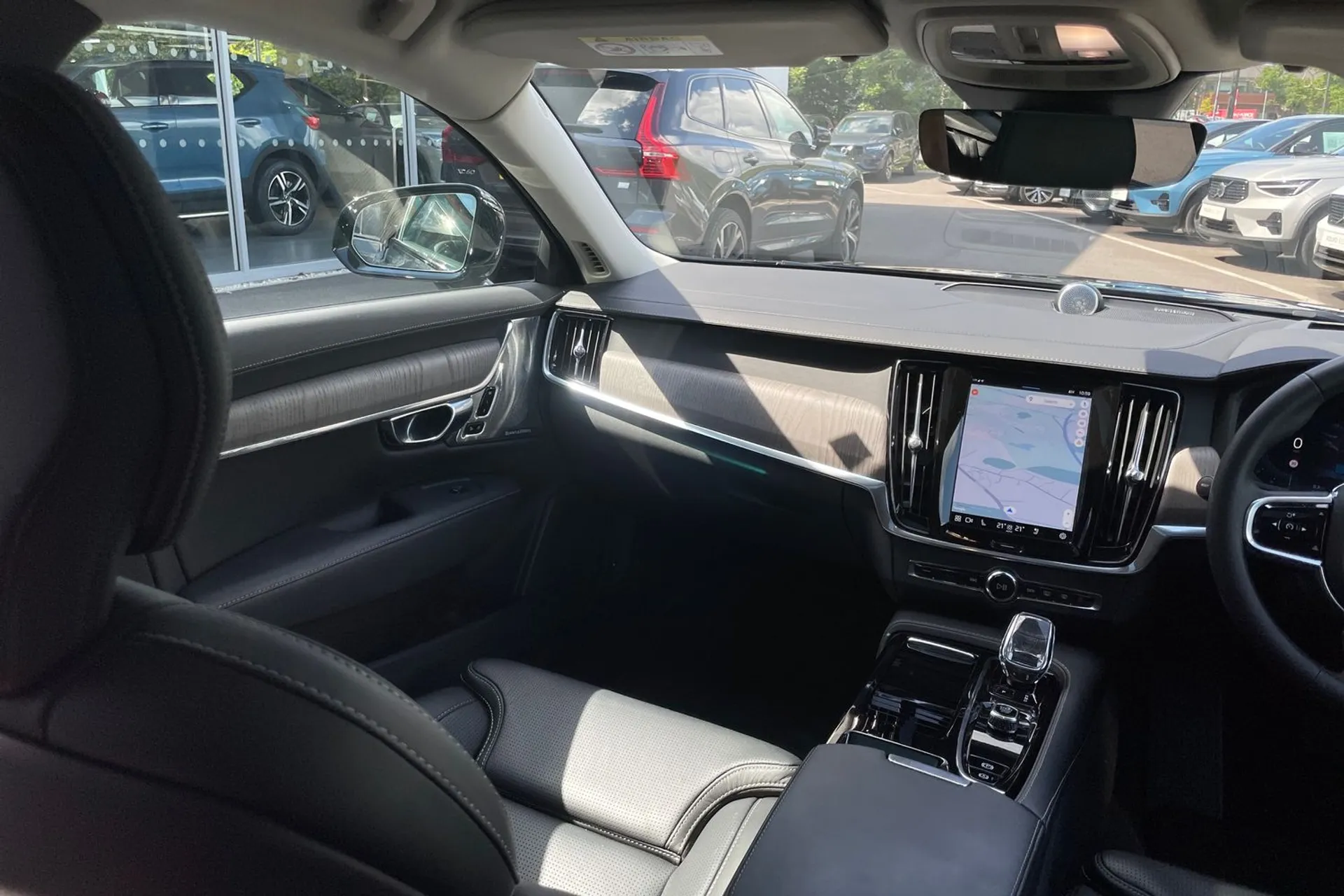 Volvo S90 thumbnail image number 32