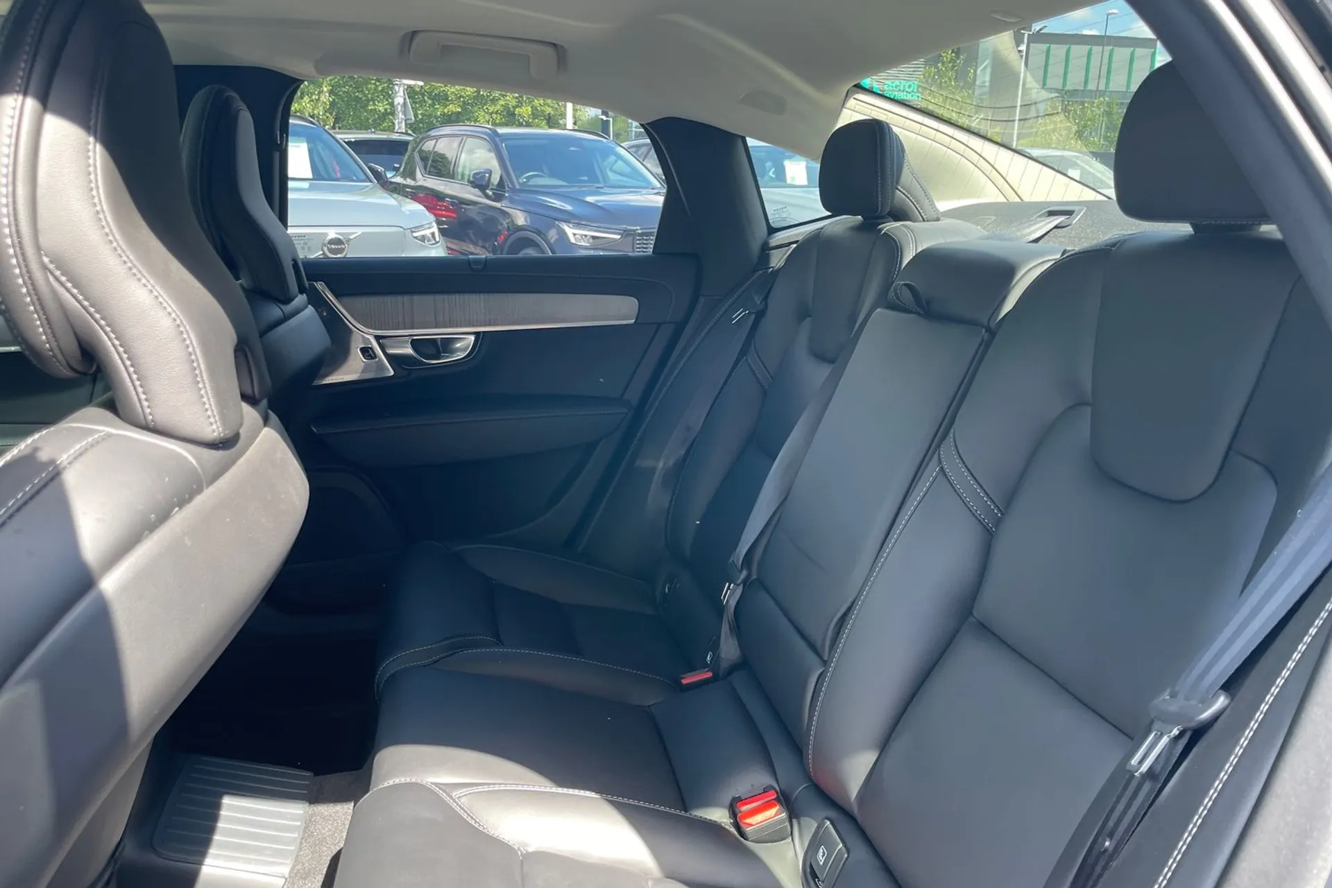 Volvo S90 thumbnail image number 29