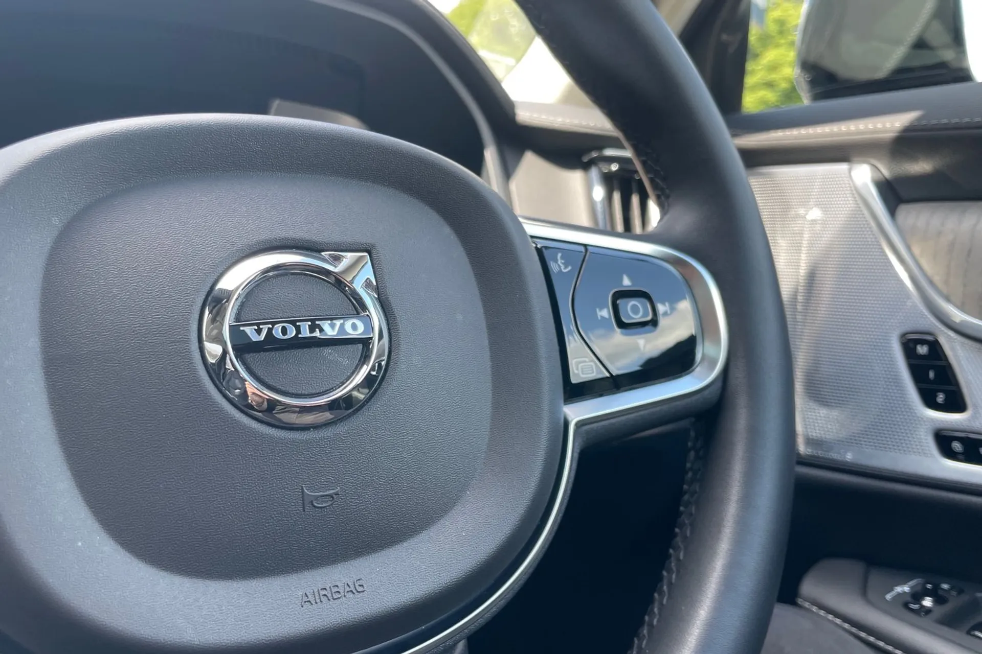 Volvo S90 thumbnail image number 37