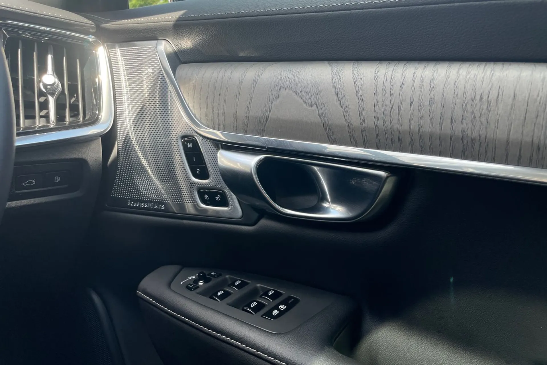Volvo S90 thumbnail image number 43