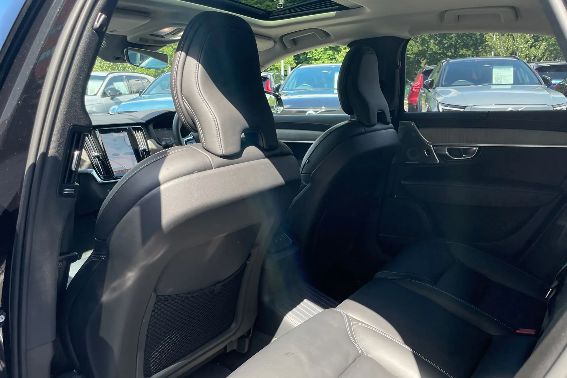 Volvo S90 thumbnail image number 30