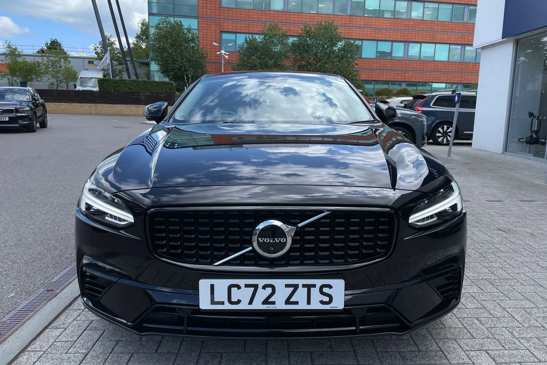 Volvo S90 thumbnail image number 12