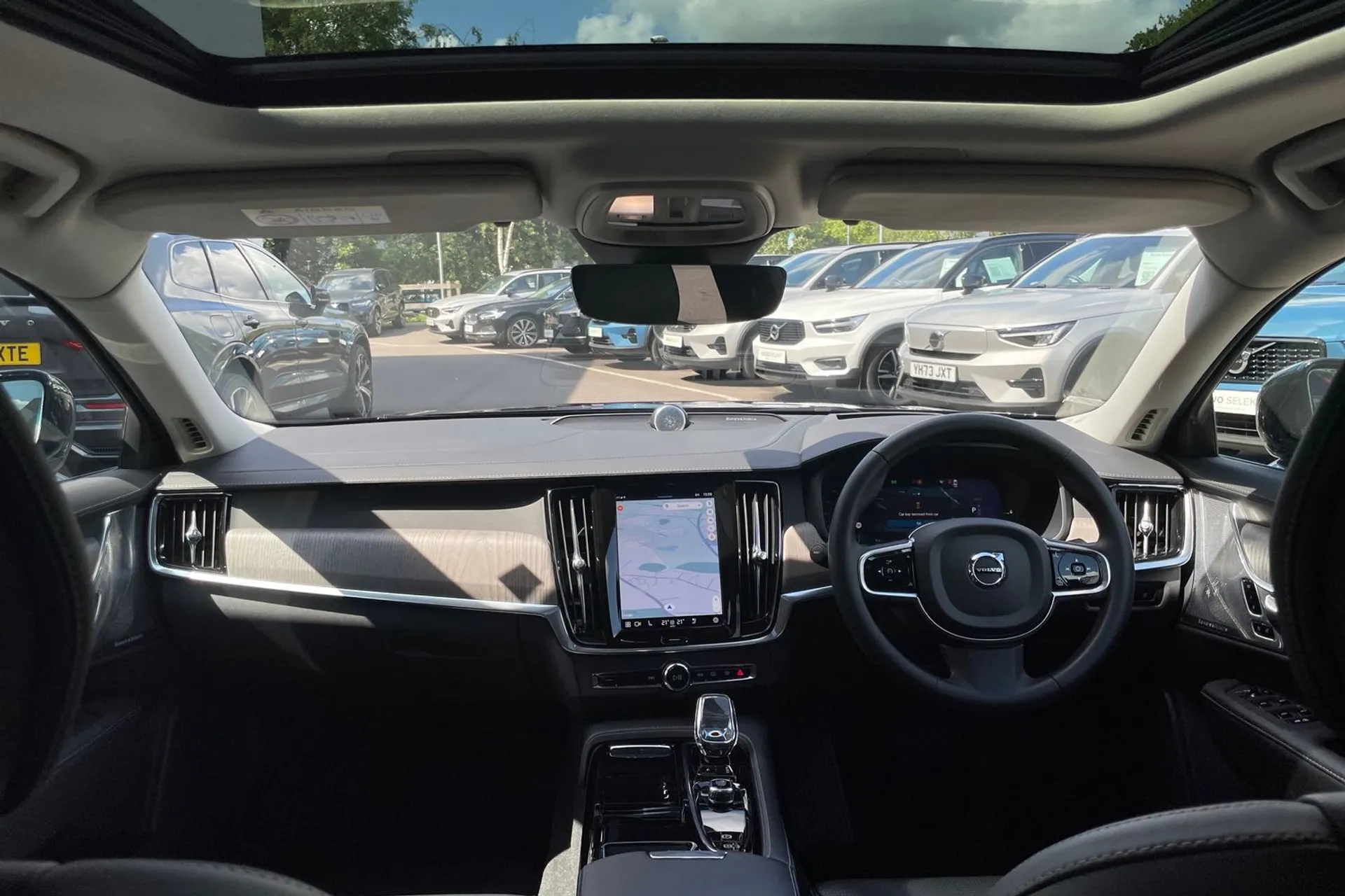 Volvo S90 thumbnail image number 3