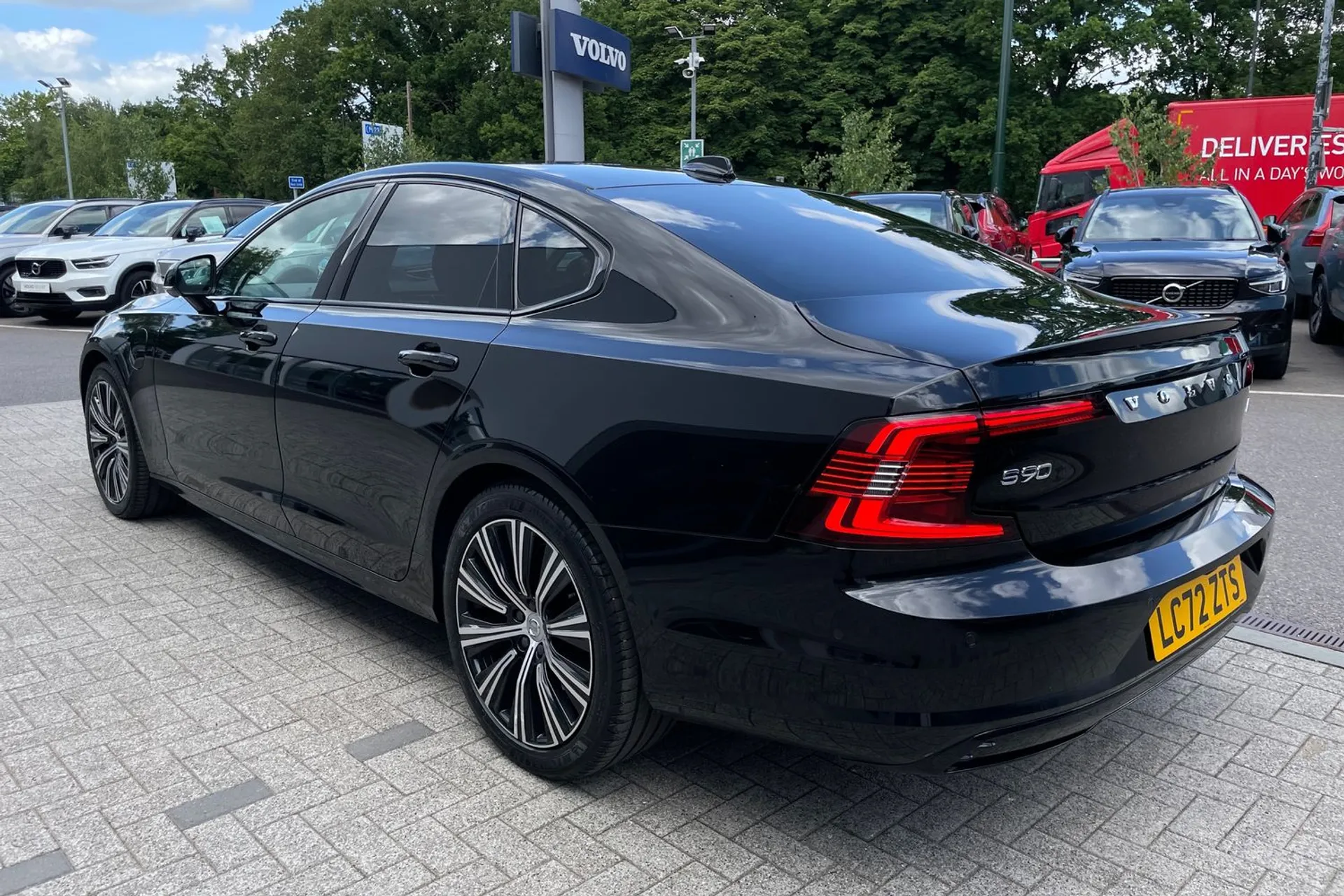 Volvo S90 thumbnail image number 9