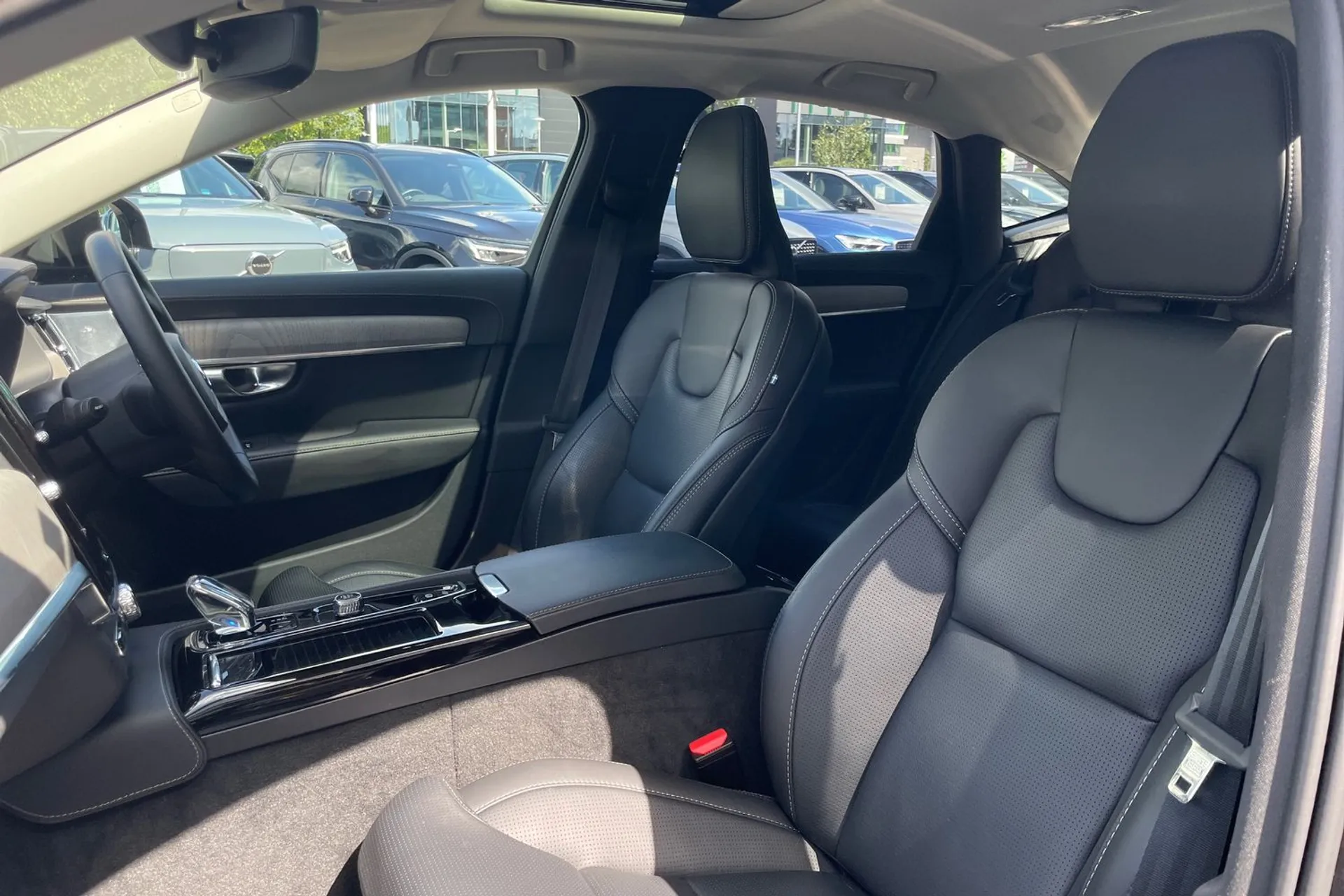 Volvo S90 thumbnail image number 27