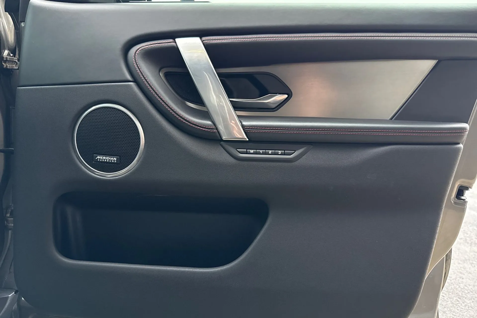 LAND ROVER DISCOVERY SPORT thumbnail image number 24