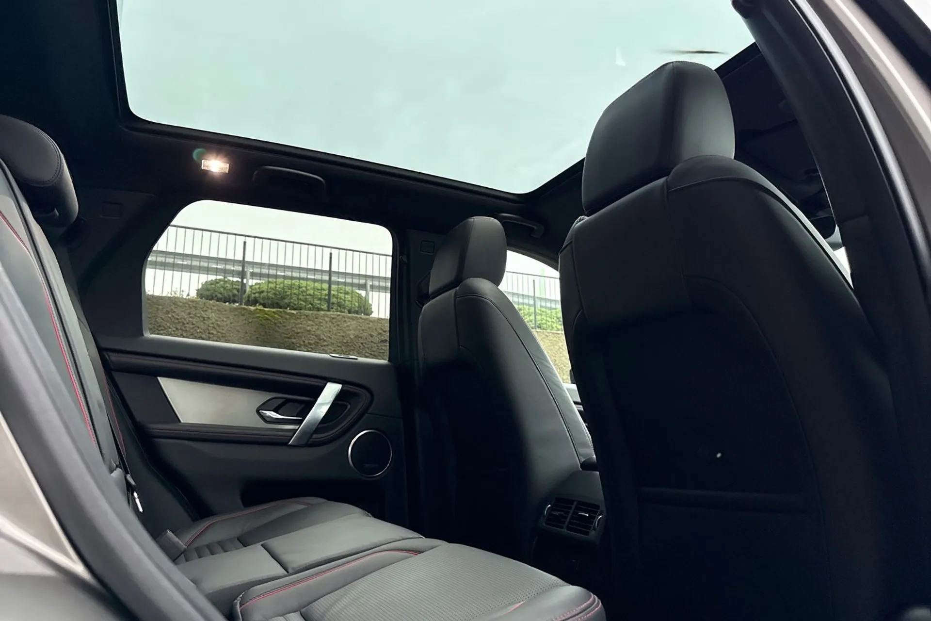 LAND ROVER DISCOVERY SPORT thumbnail image number 45