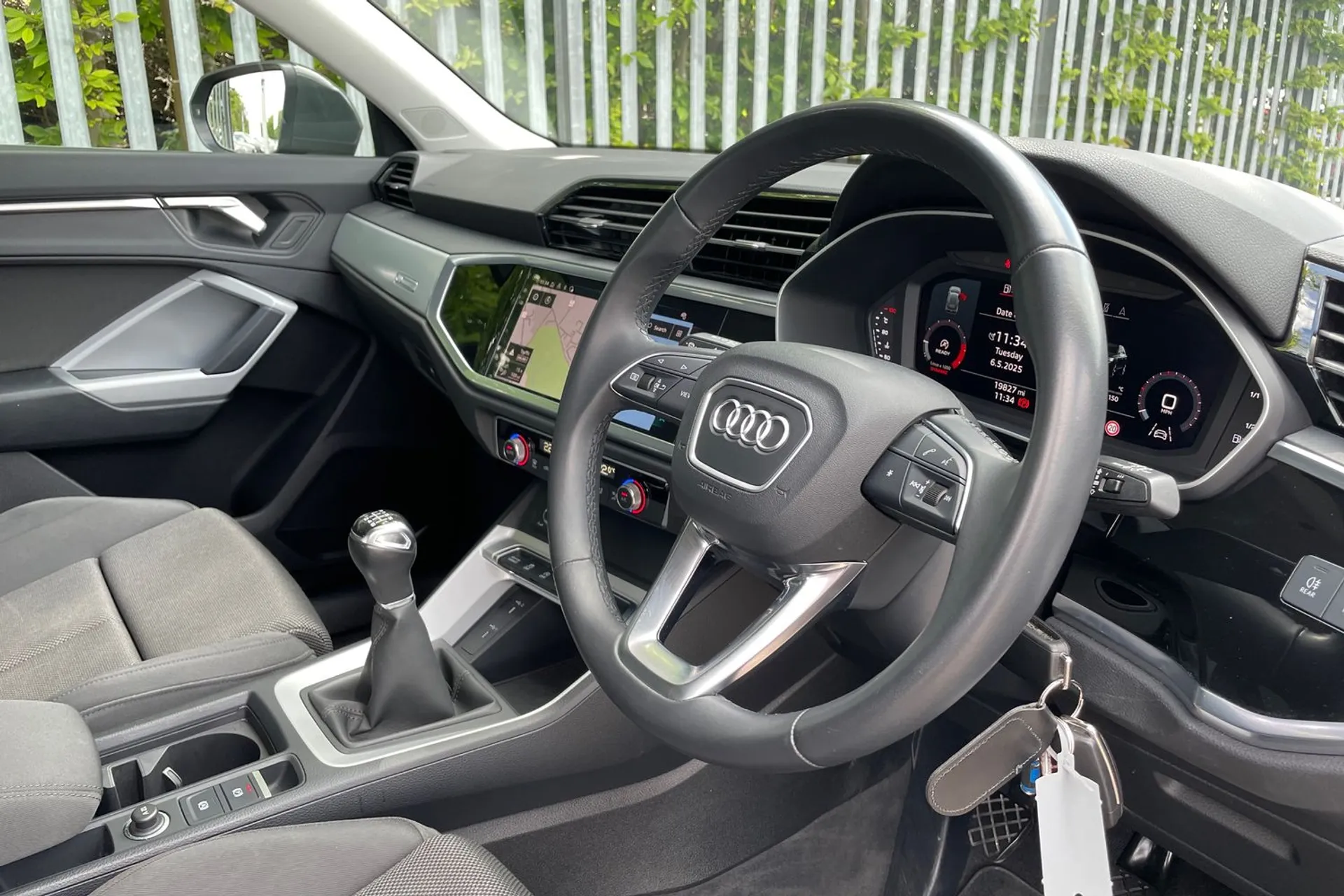 Audi Q3 thumbnail image number 28