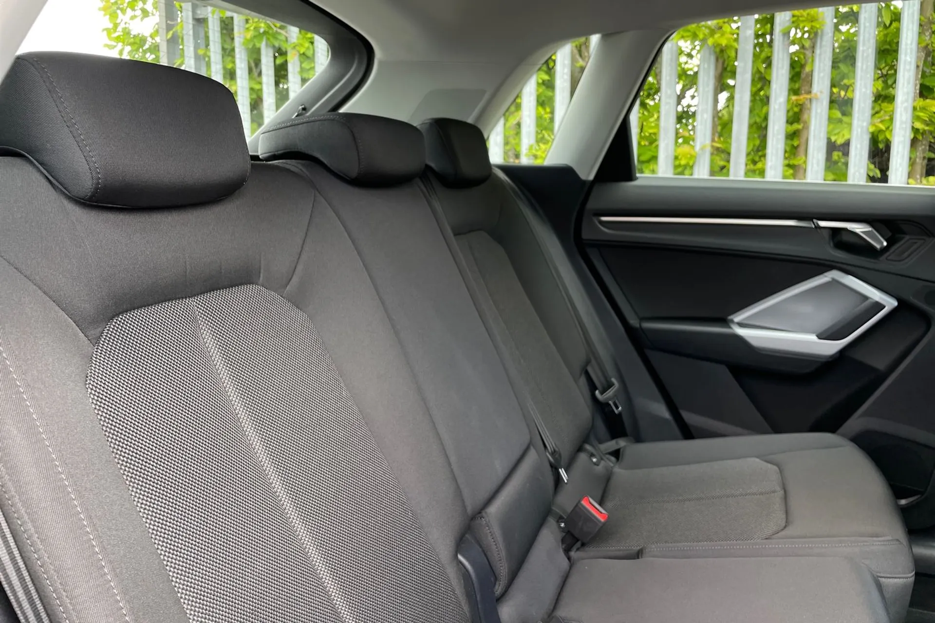 Audi Q3 thumbnail image number 21