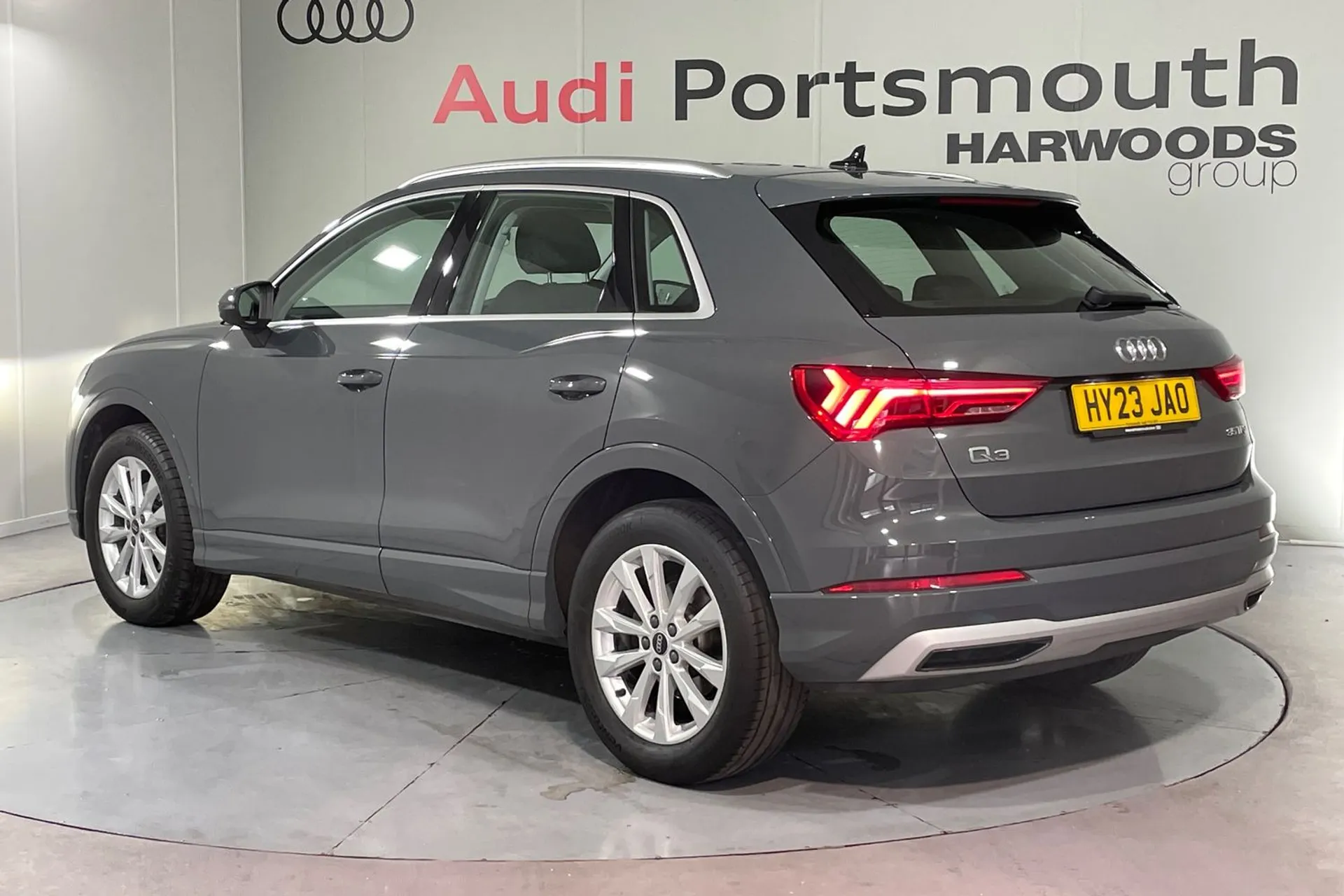 Audi Q3 thumbnail image number 7