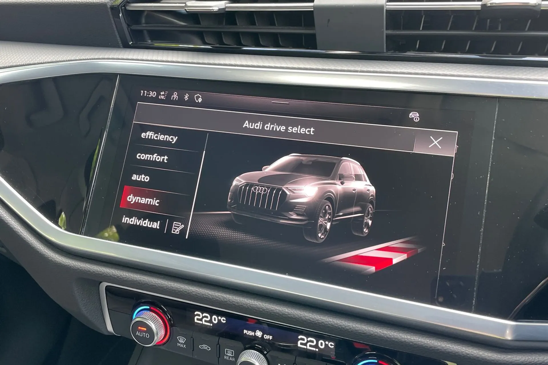 Audi Q3 thumbnail image number 26