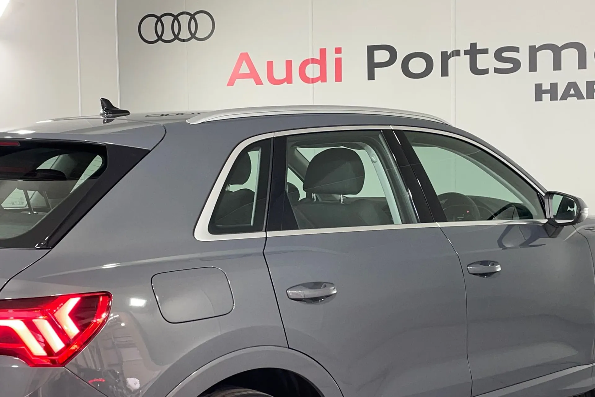 Audi Q3 thumbnail image number 13