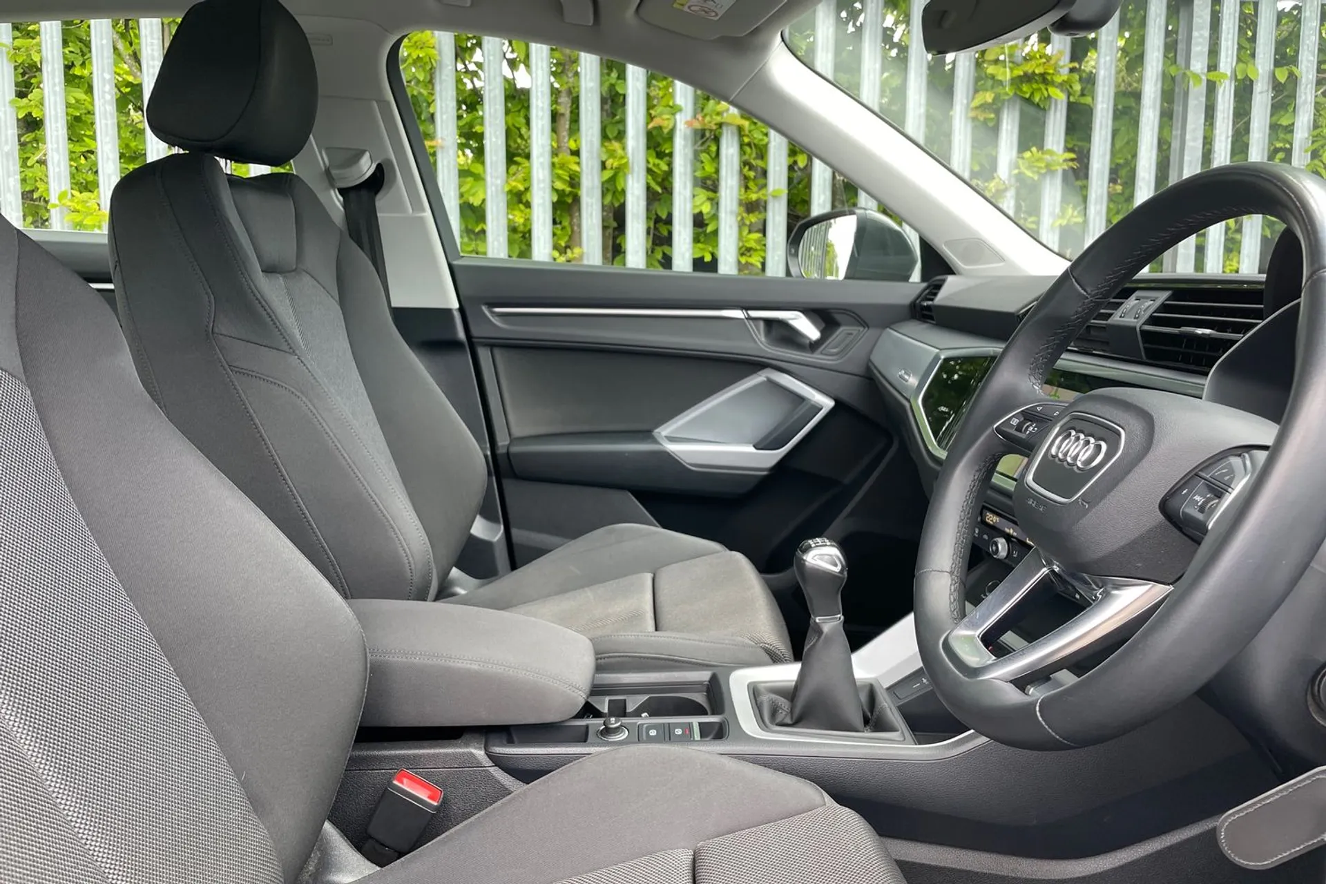 Audi Q3 thumbnail image number 27