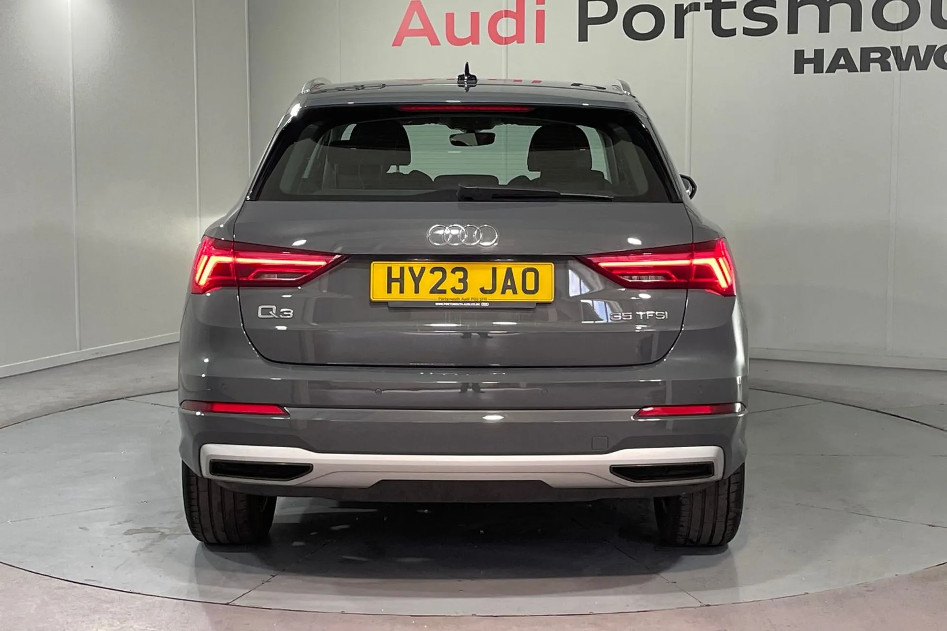 Audi Q3 thumbnail image number 8
