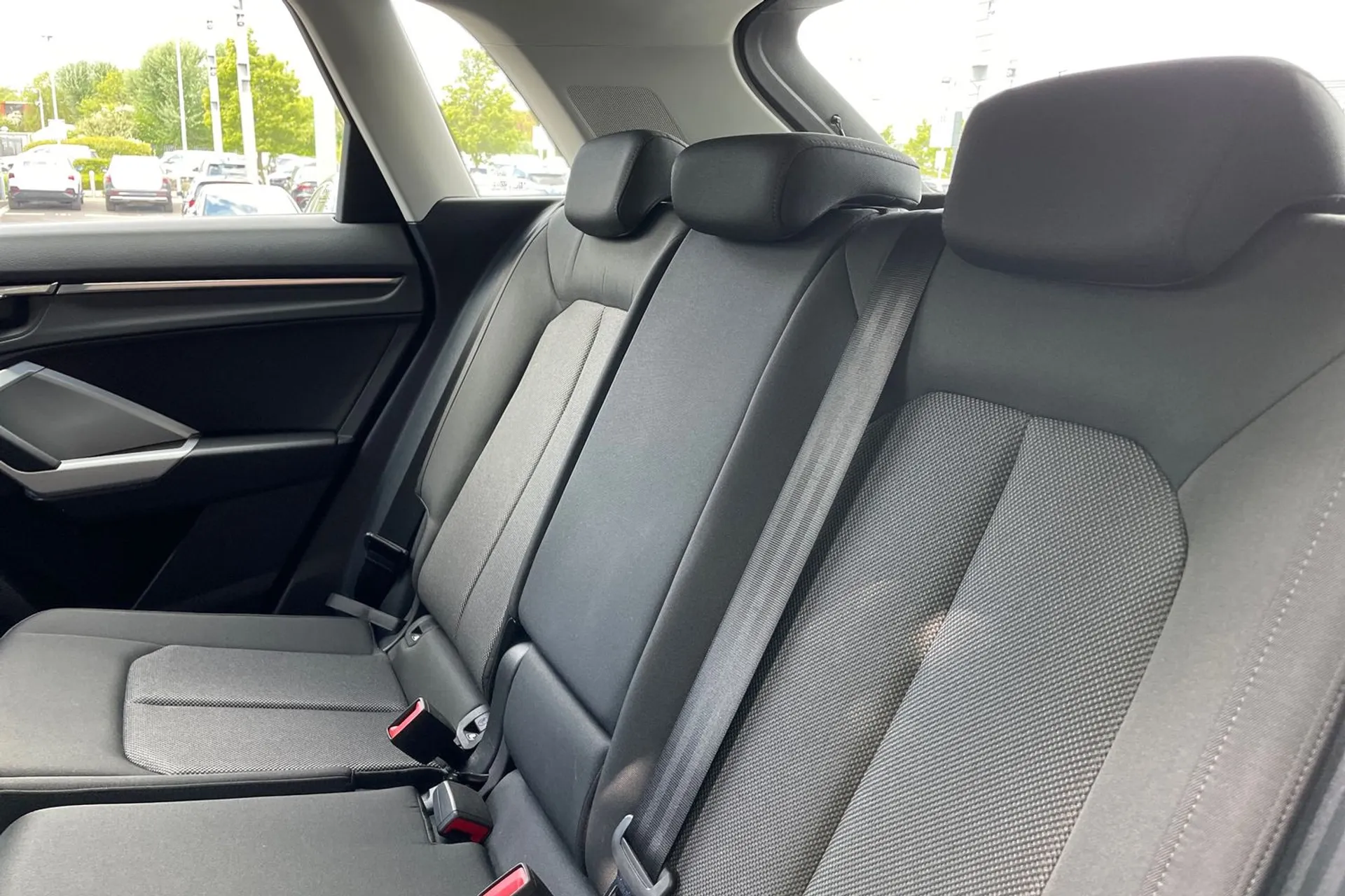 Audi Q3 thumbnail image number 33