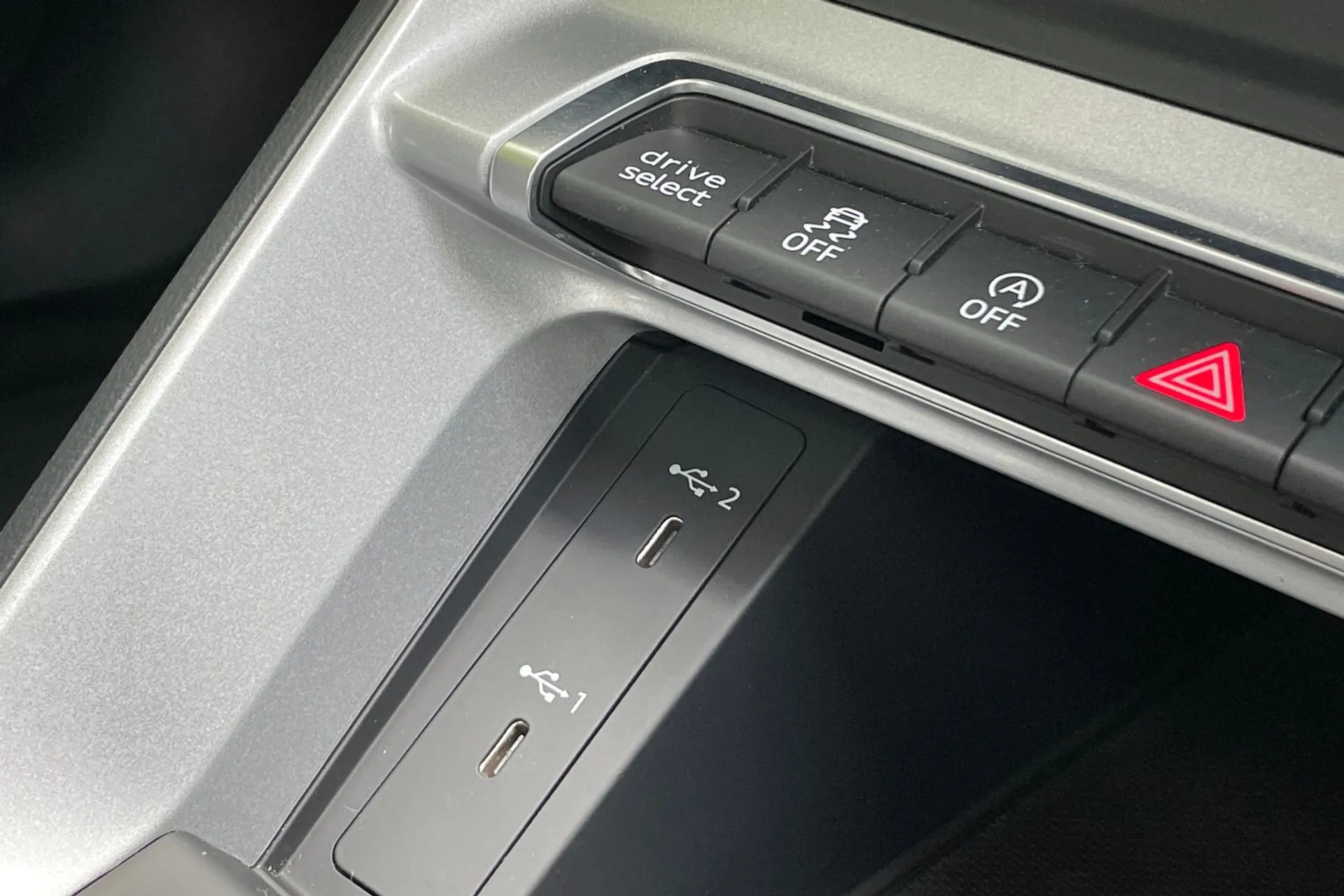 Audi Q3 thumbnail image number 48