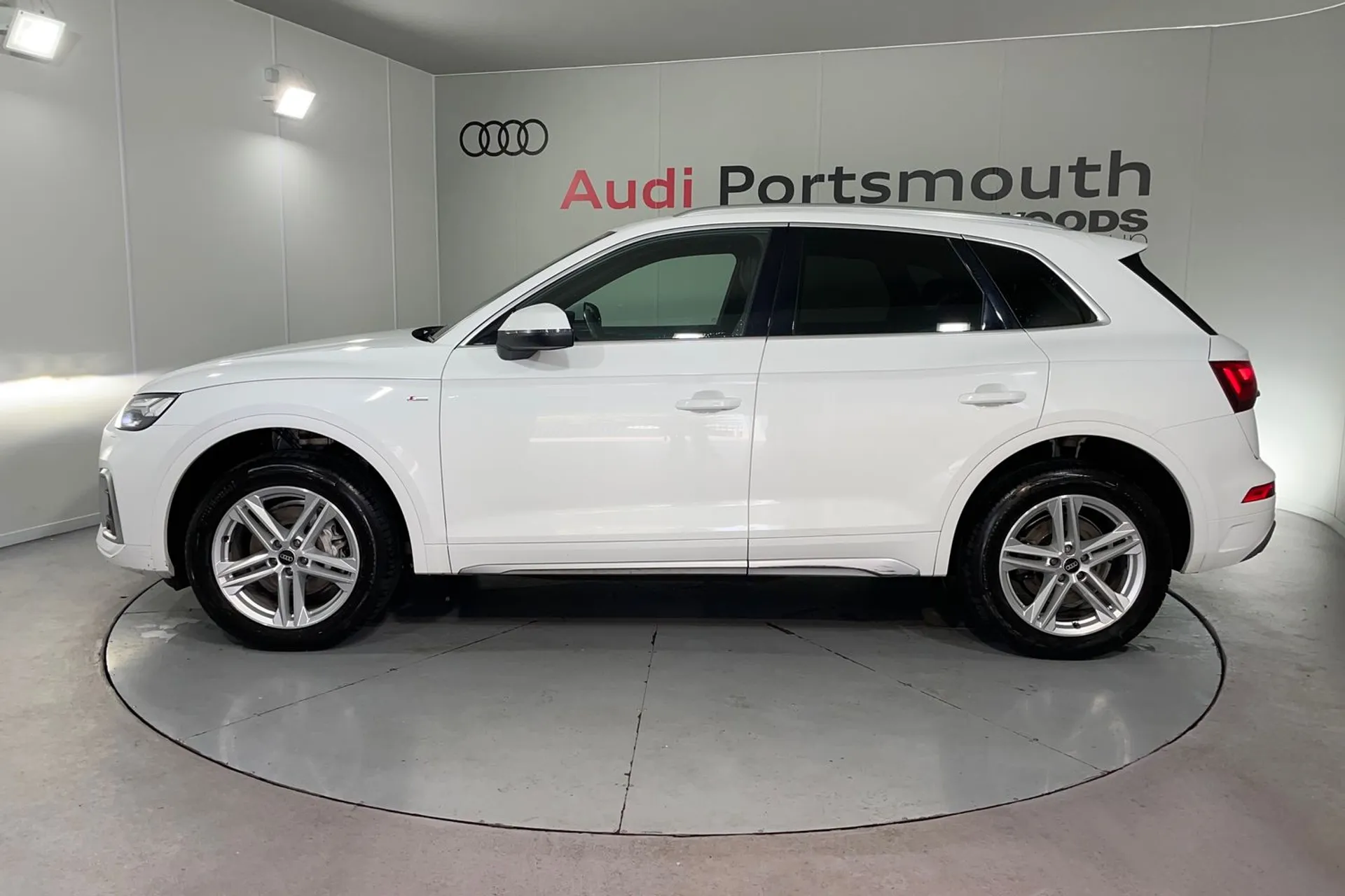 Audi Q5 thumbnail image number 11