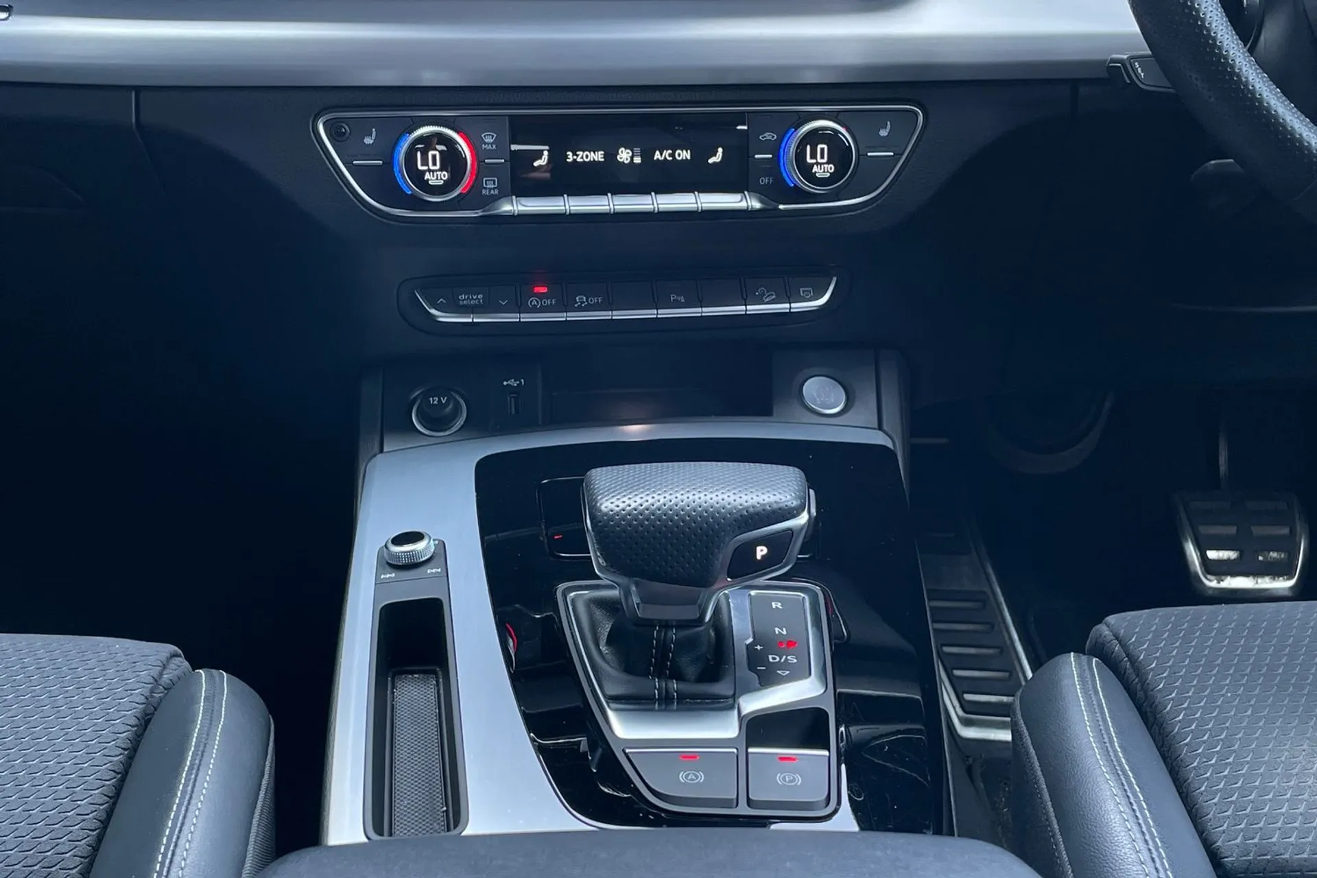 Audi Q5 thumbnail image number 40