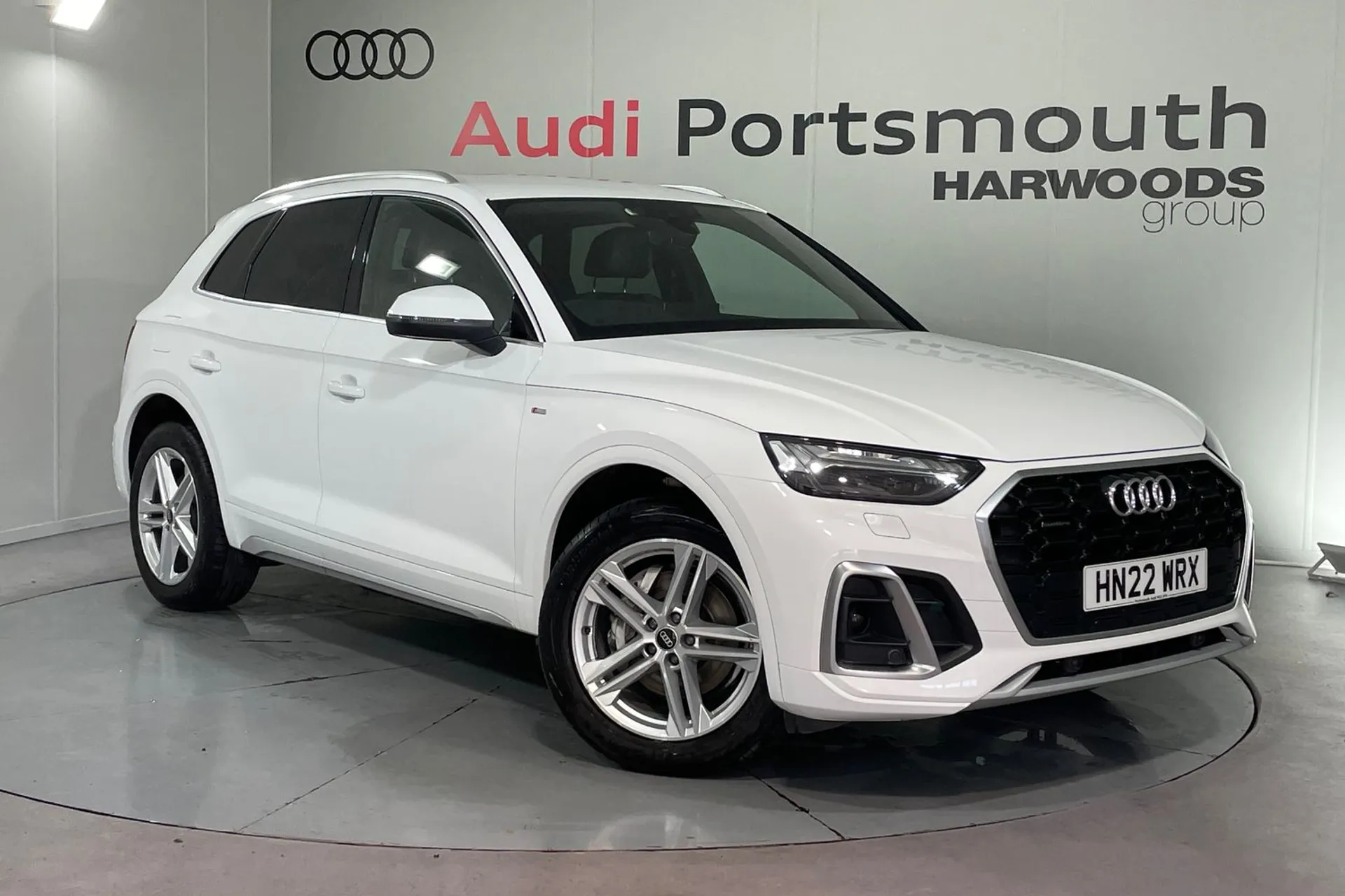 Audi Q5 focused image