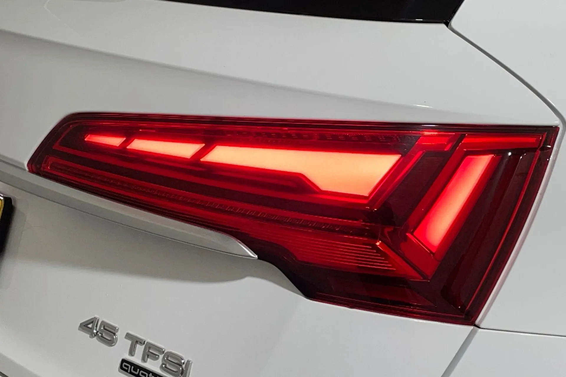 Audi Q5 thumbnail image number 17