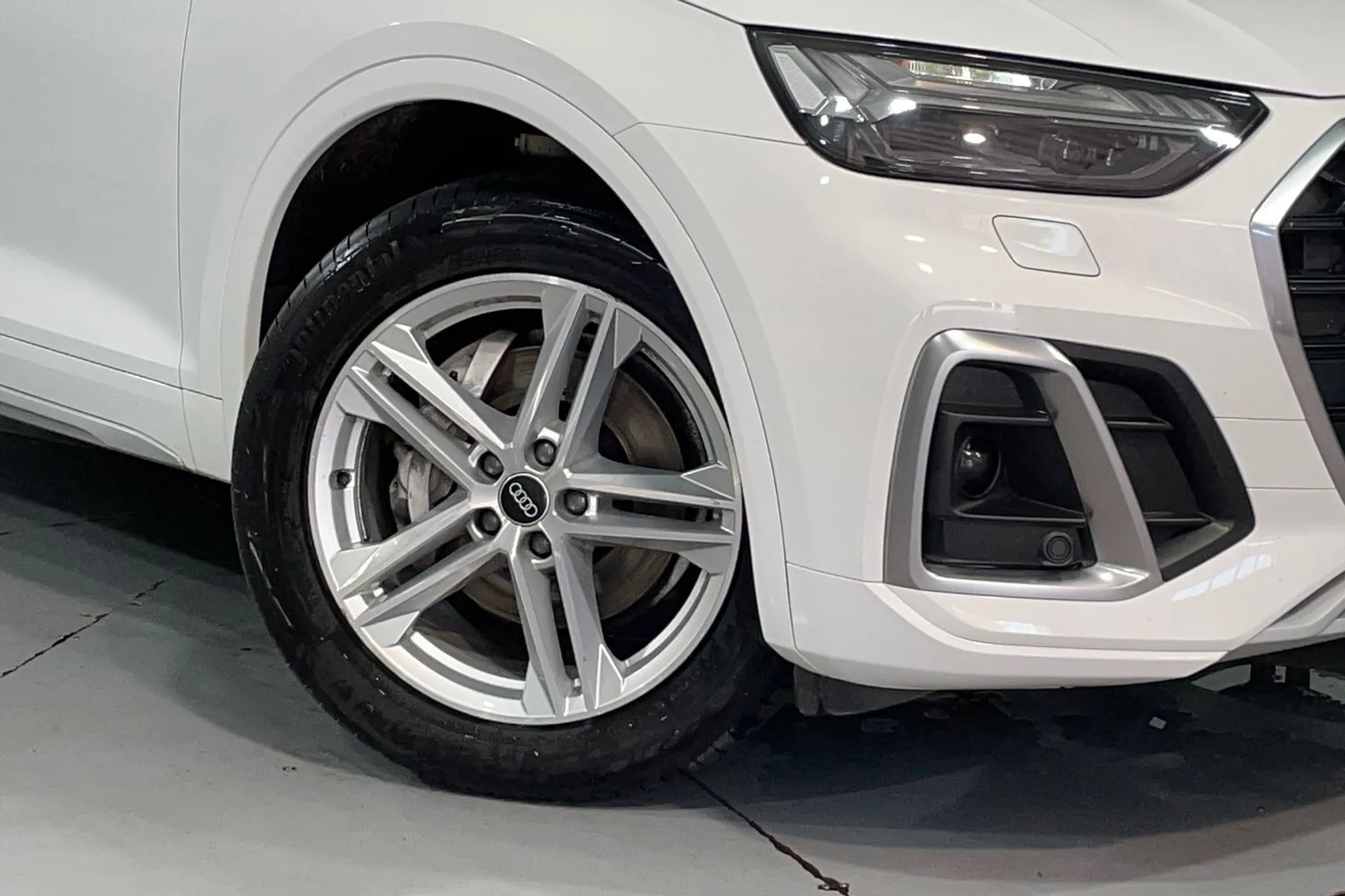 Audi Q5 thumbnail image number 9