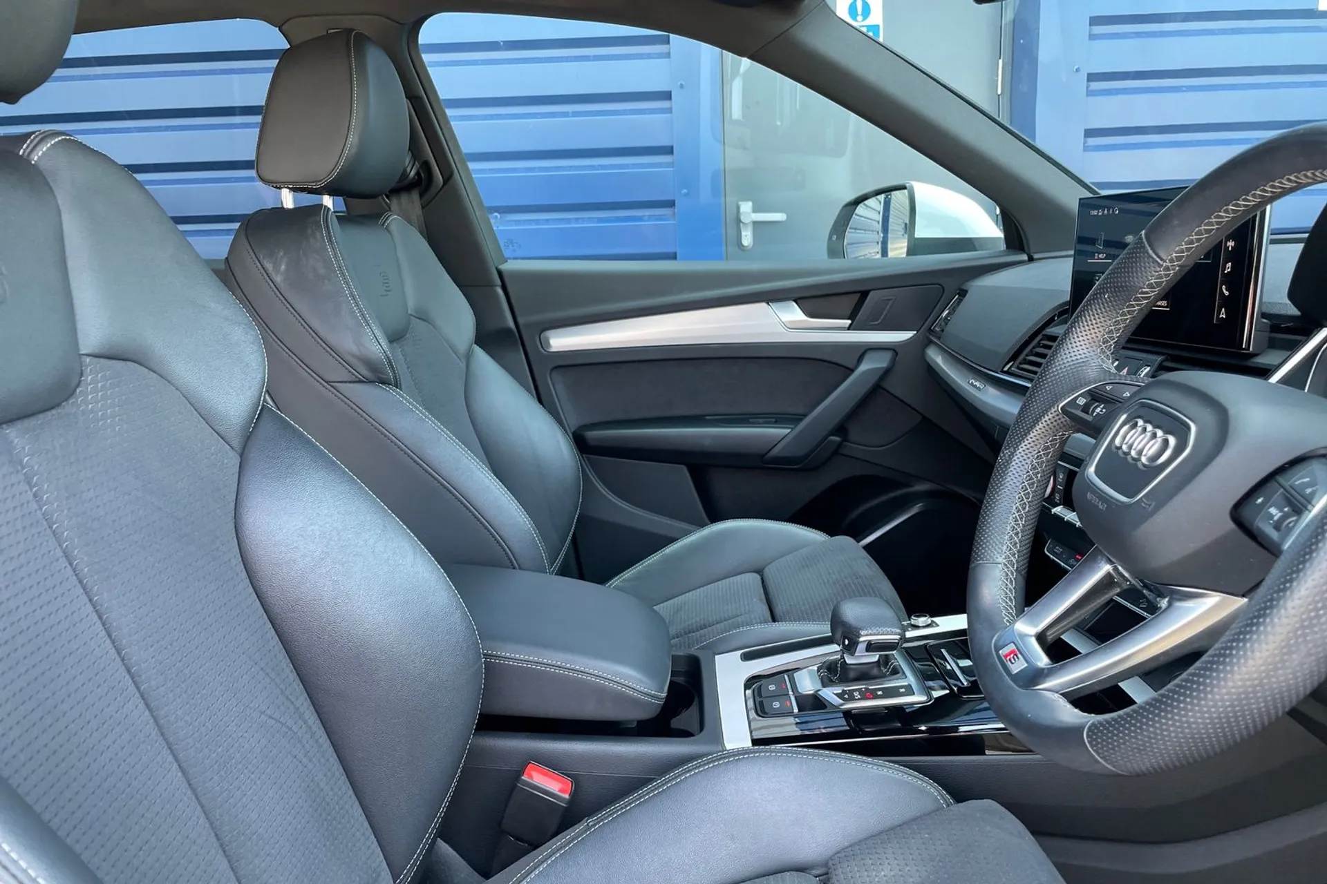 Audi Q5 thumbnail image number 25