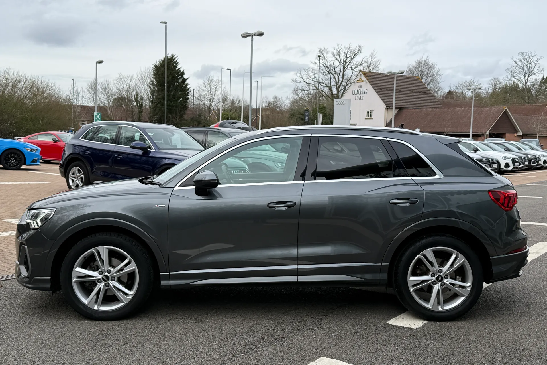 Audi Q3 thumbnail image number 46