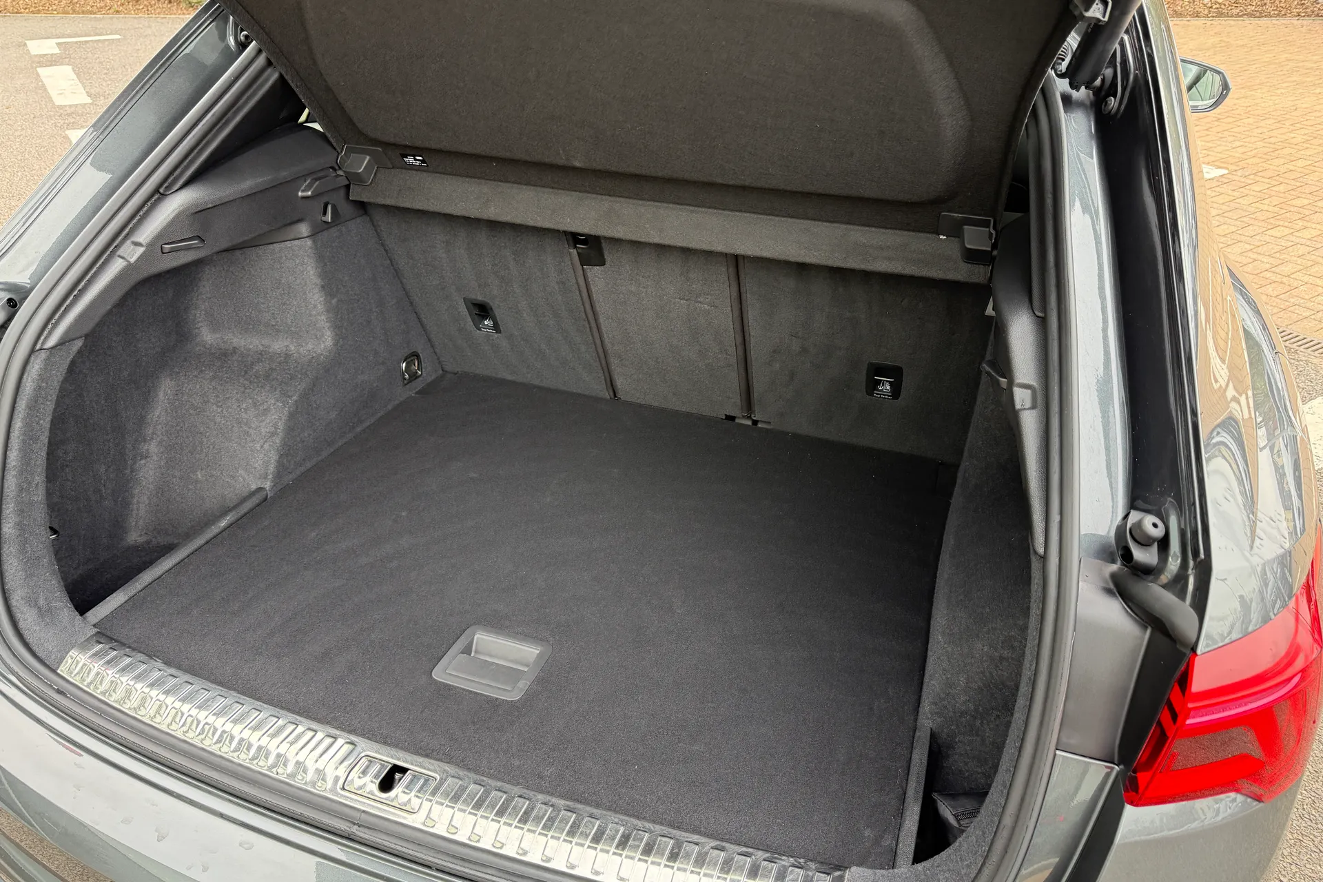 Audi Q3 thumbnail image number 40