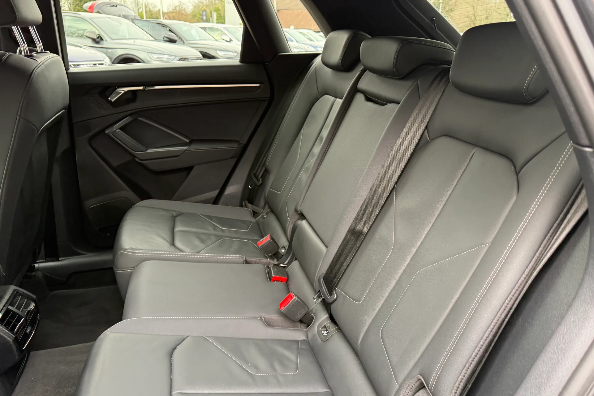 Audi Q3 thumbnail image number 48