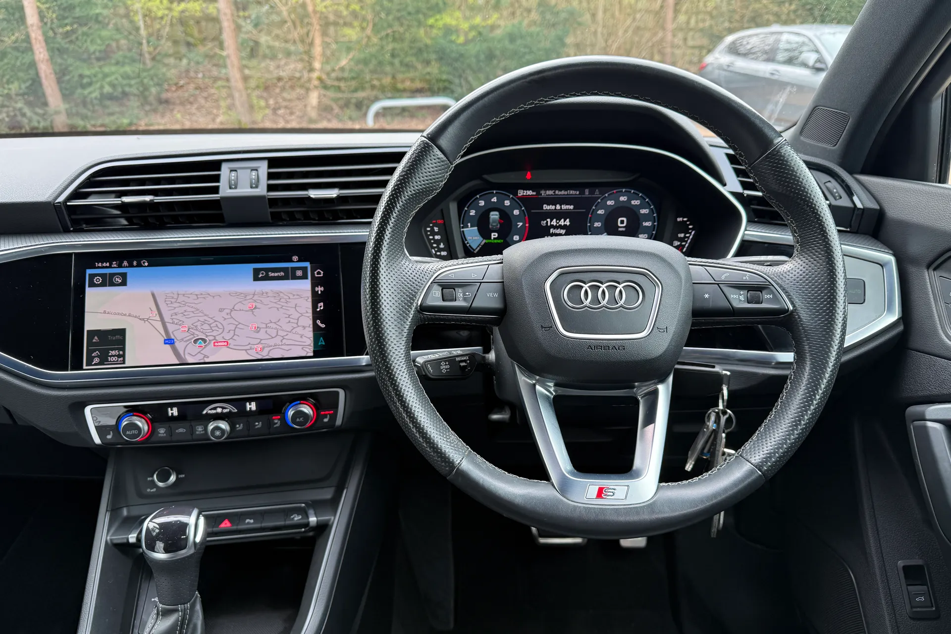 Audi Q3 thumbnail image number 37