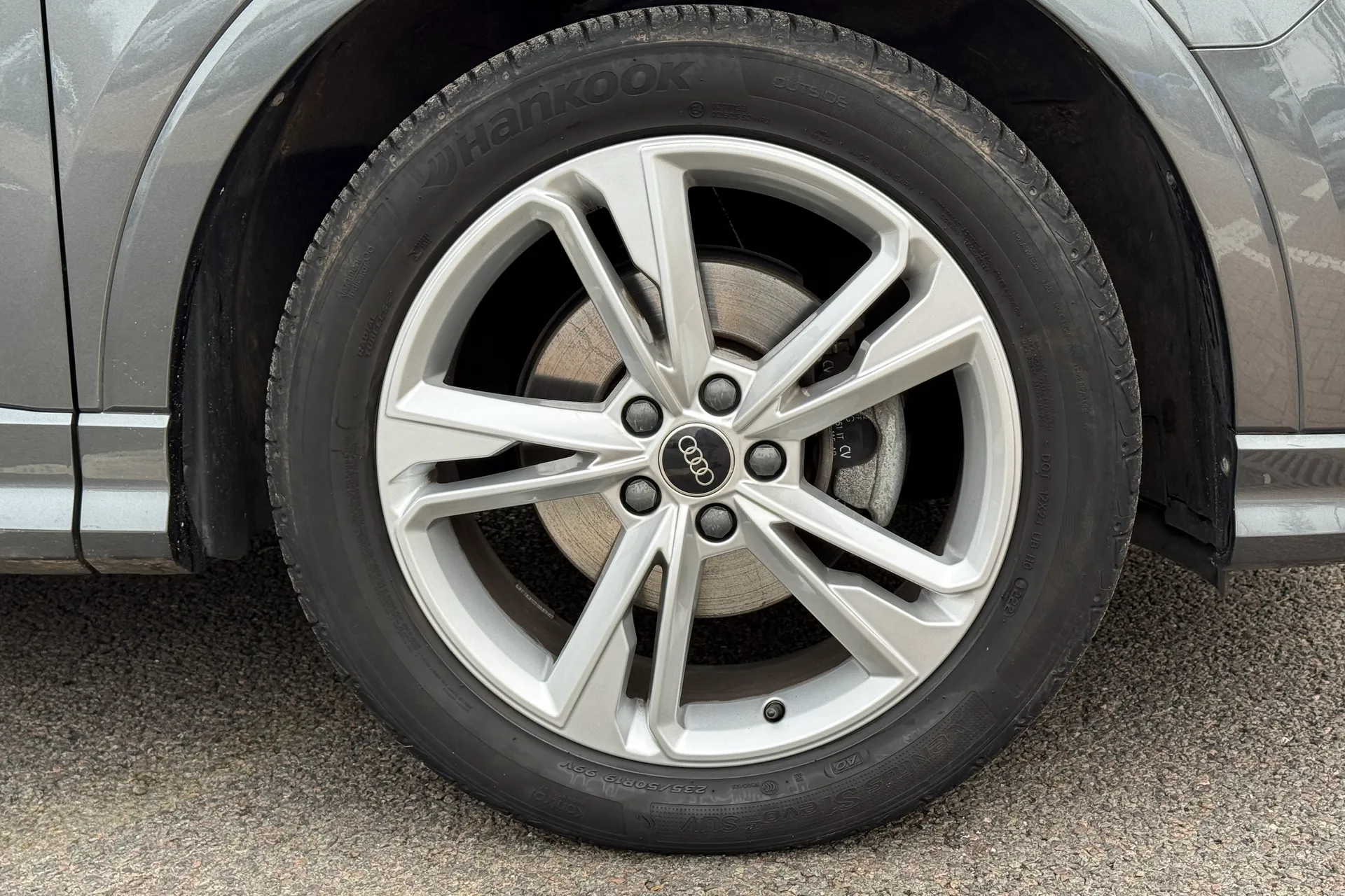 Audi Q3 thumbnail image number 29