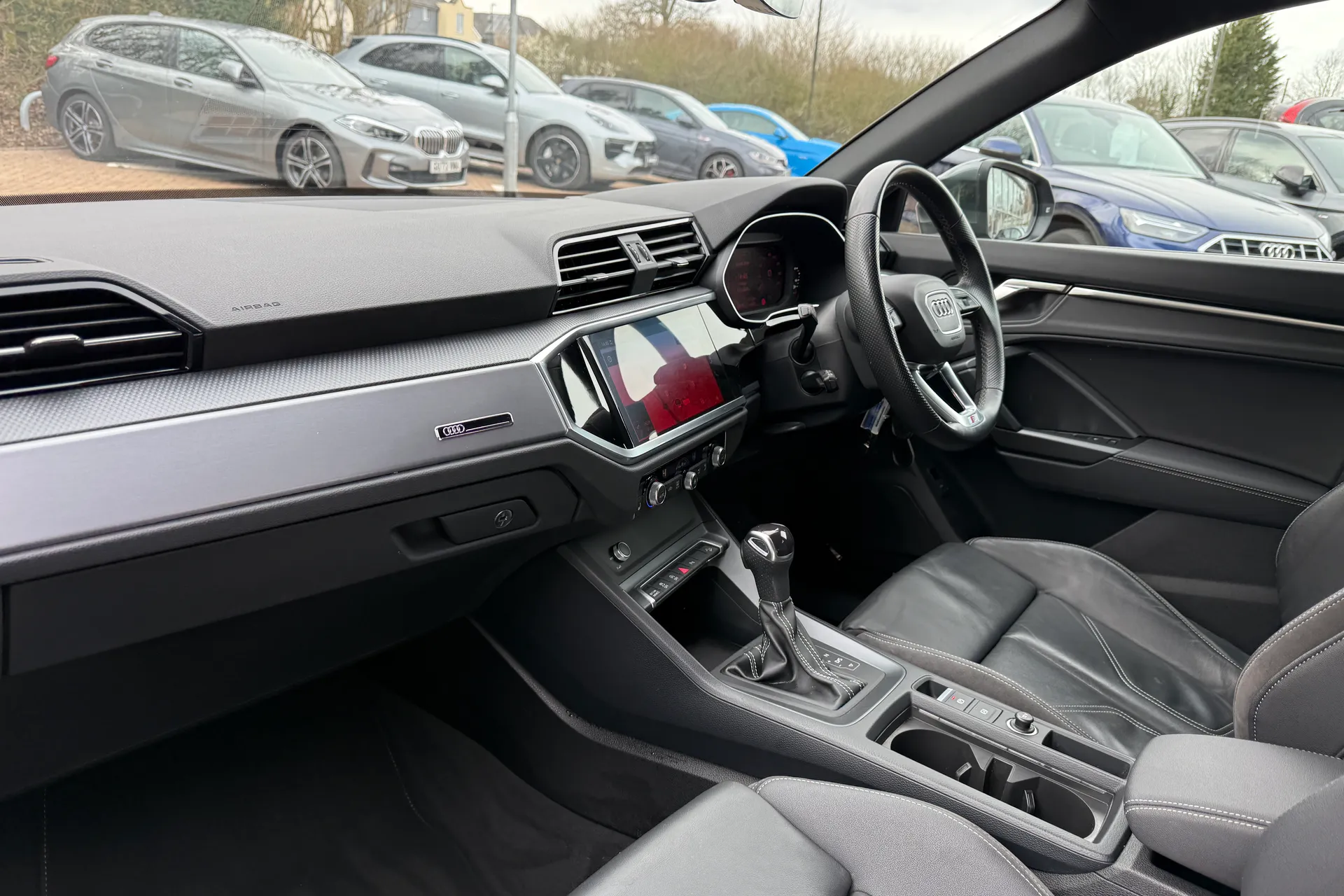 Audi Q3 thumbnail image number 50