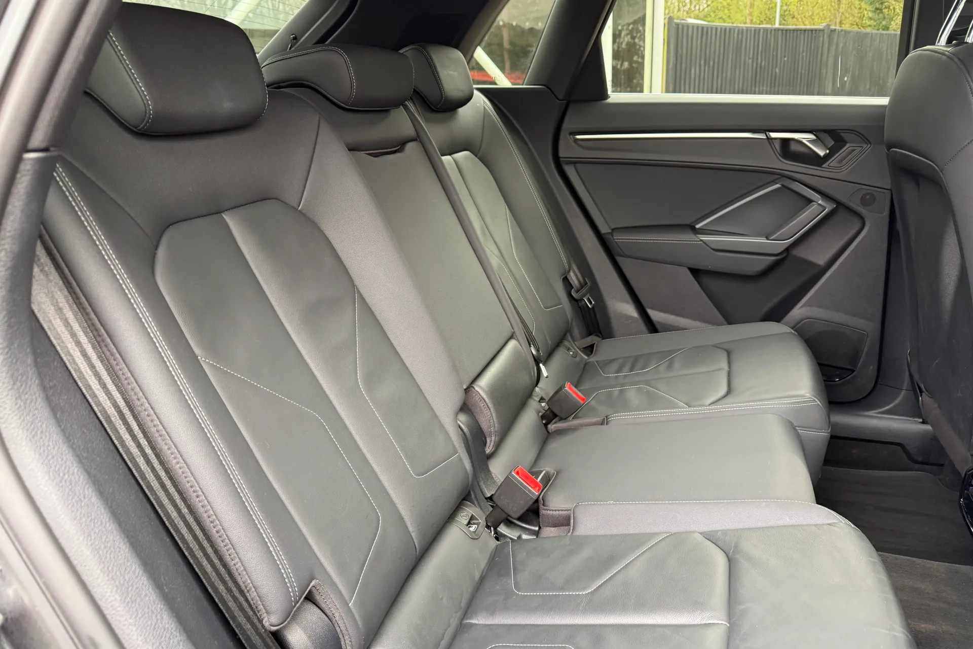 Audi Q3 thumbnail image number 31