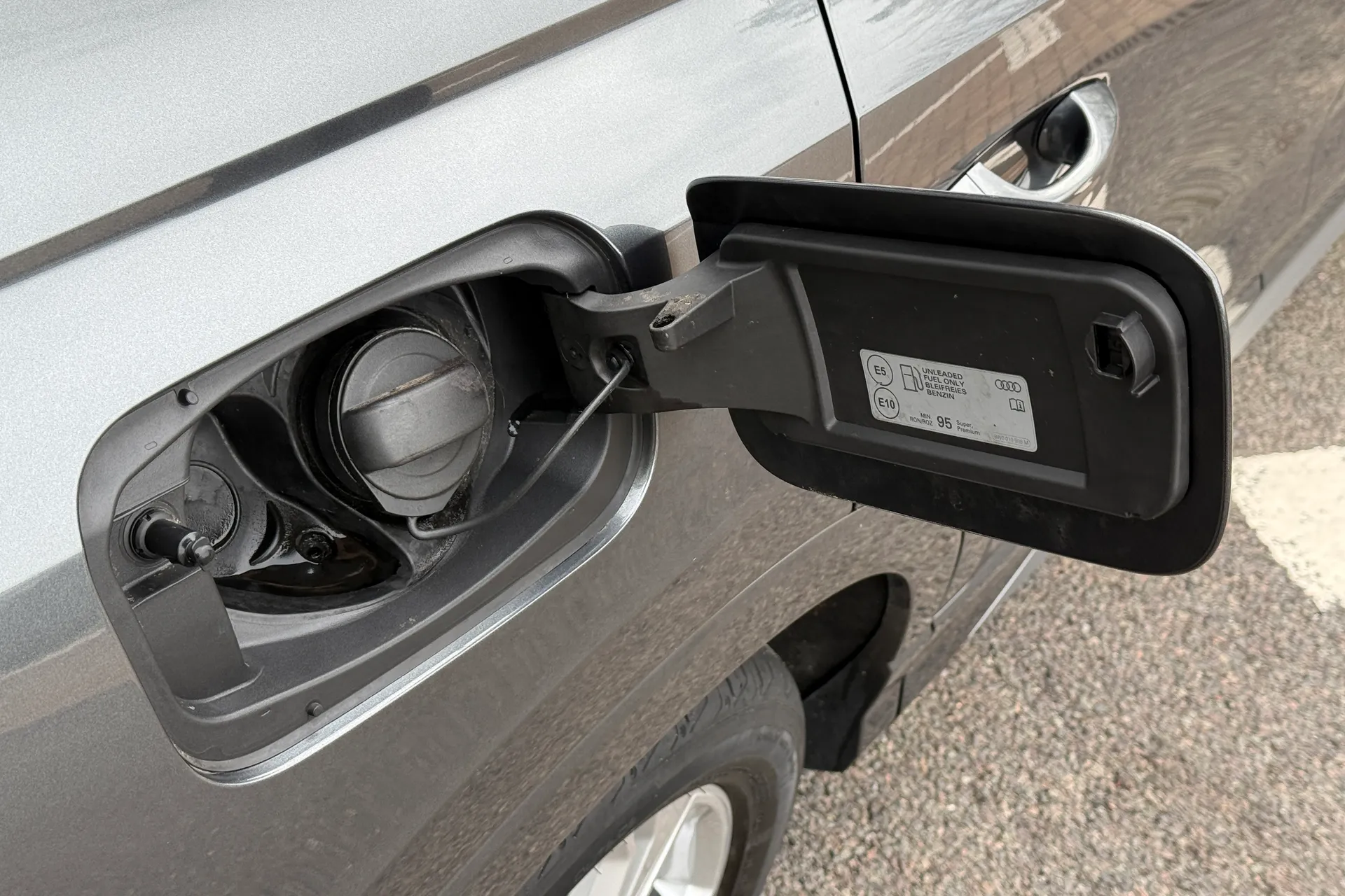 Audi Q3 thumbnail image number 30