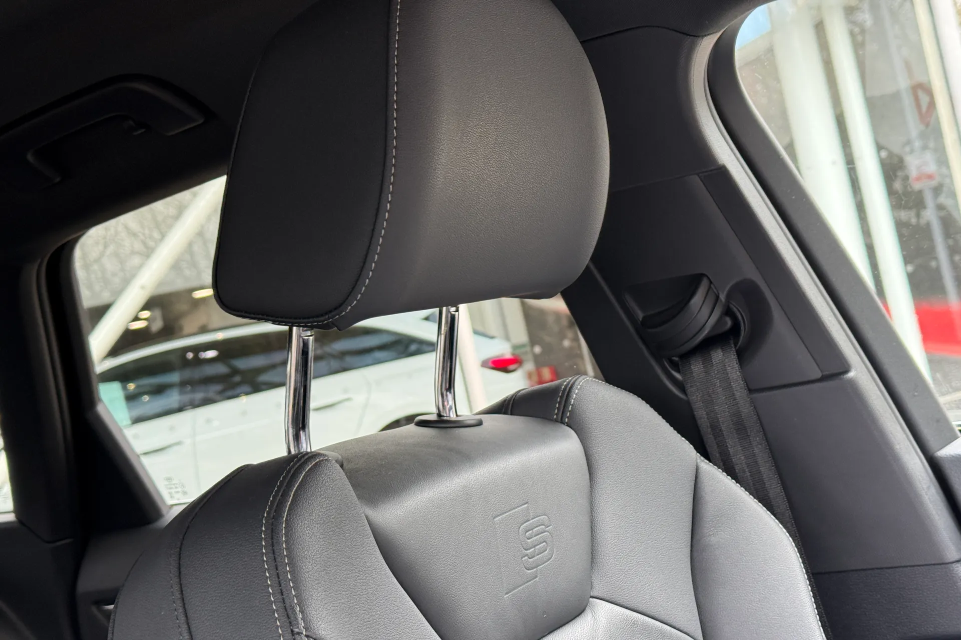 Audi Q3 thumbnail image number 23