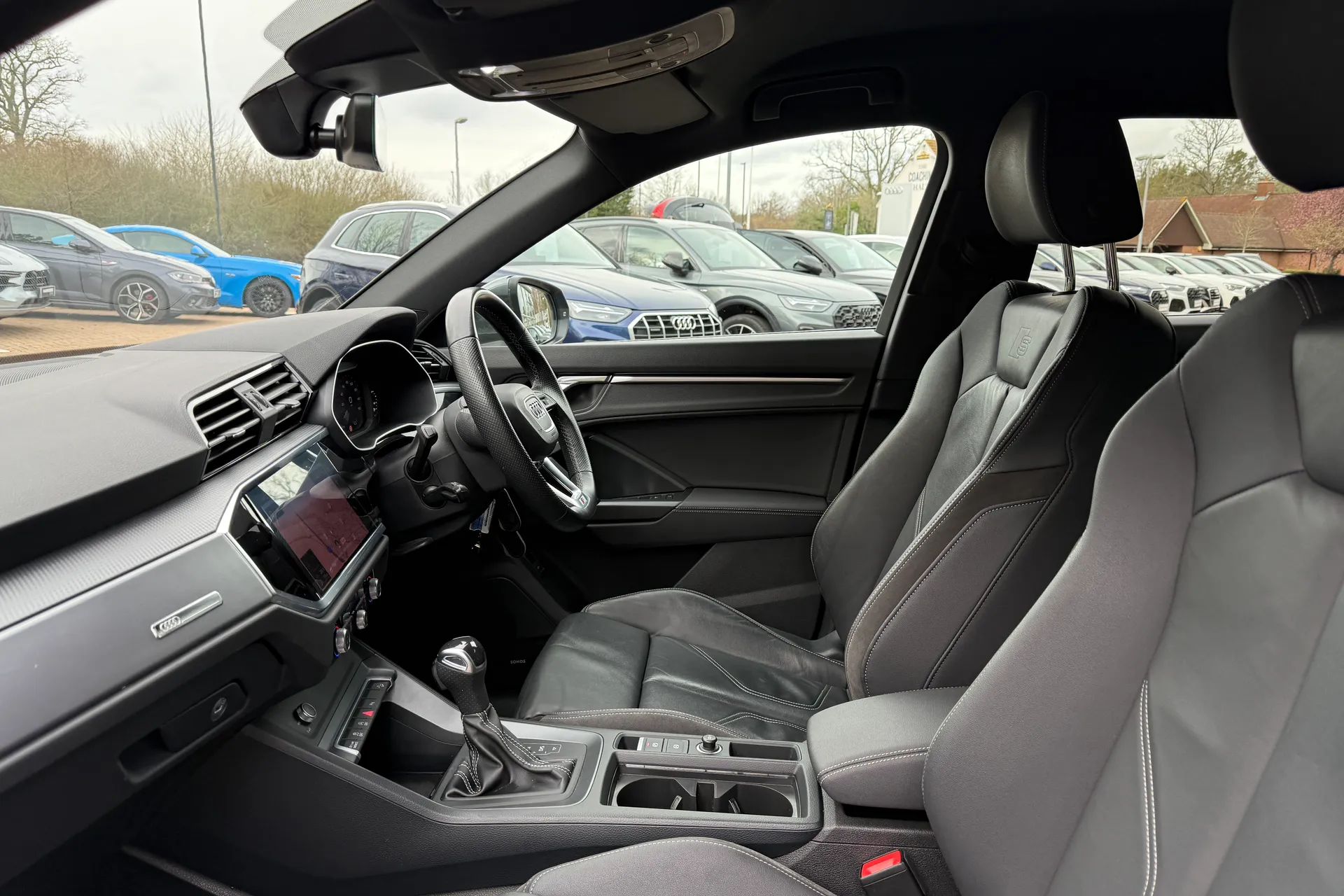 Audi Q3 thumbnail image number 52