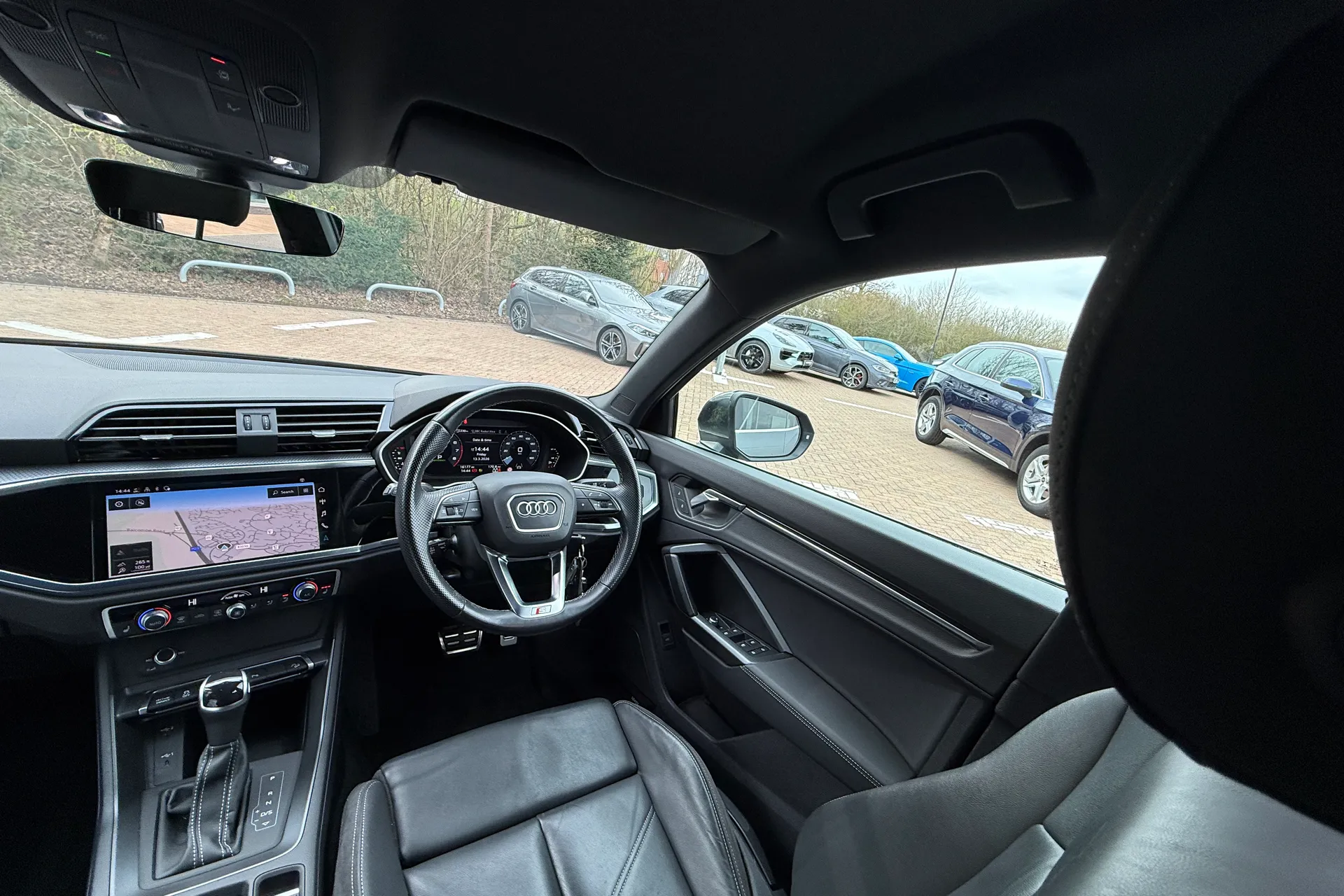 Audi Q3 thumbnail image number 35