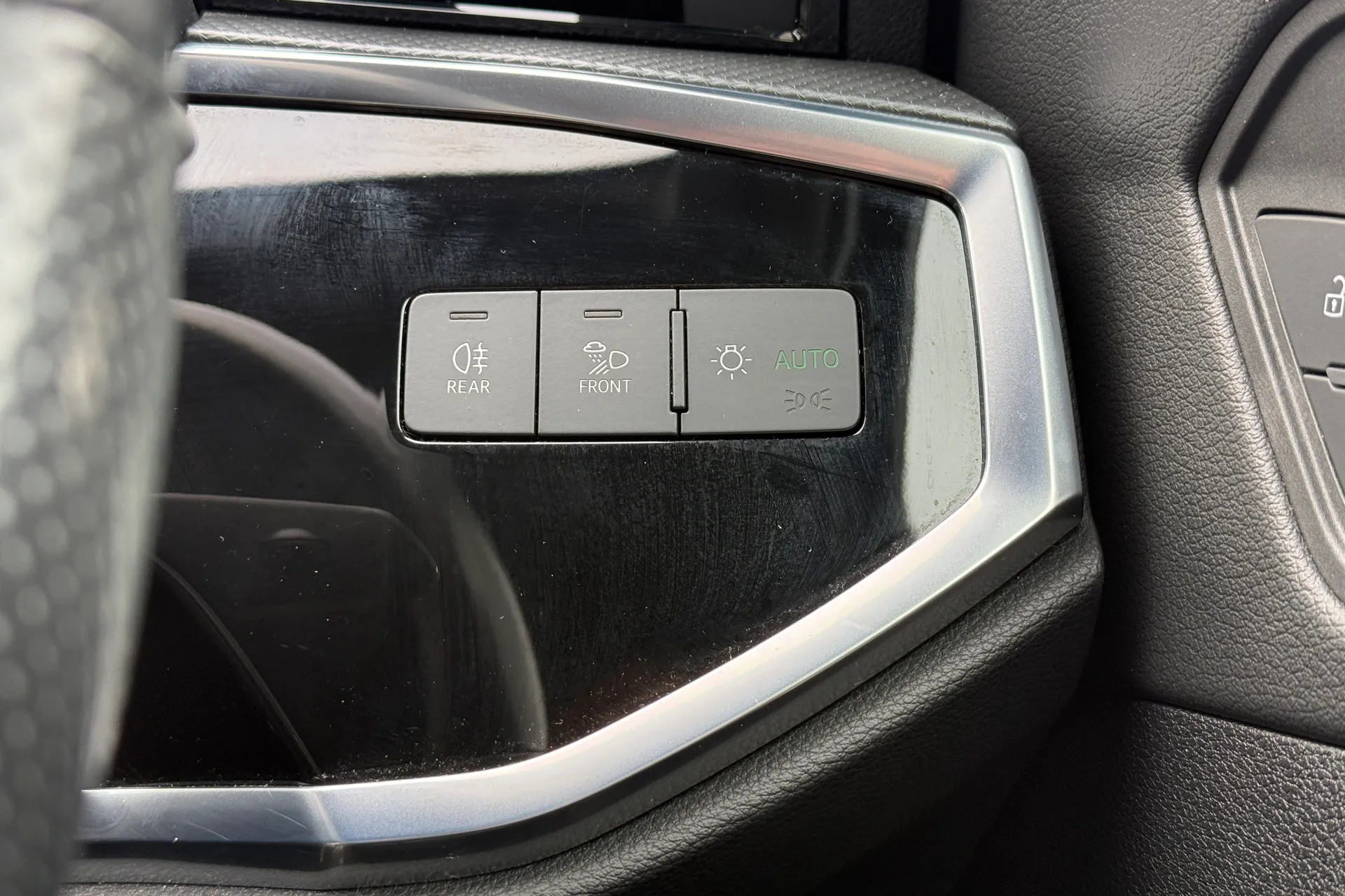 Audi Q3 thumbnail image number 20