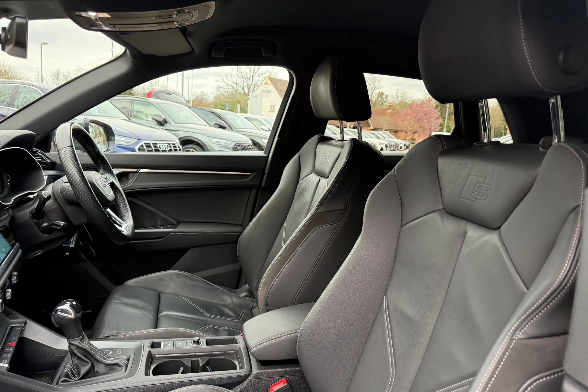 Audi Q3 thumbnail image number 51