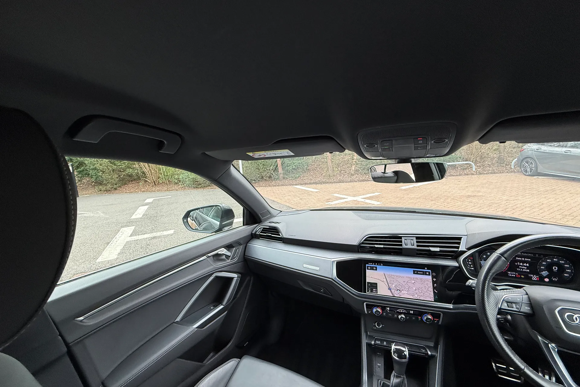 Audi Q3 thumbnail image number 34