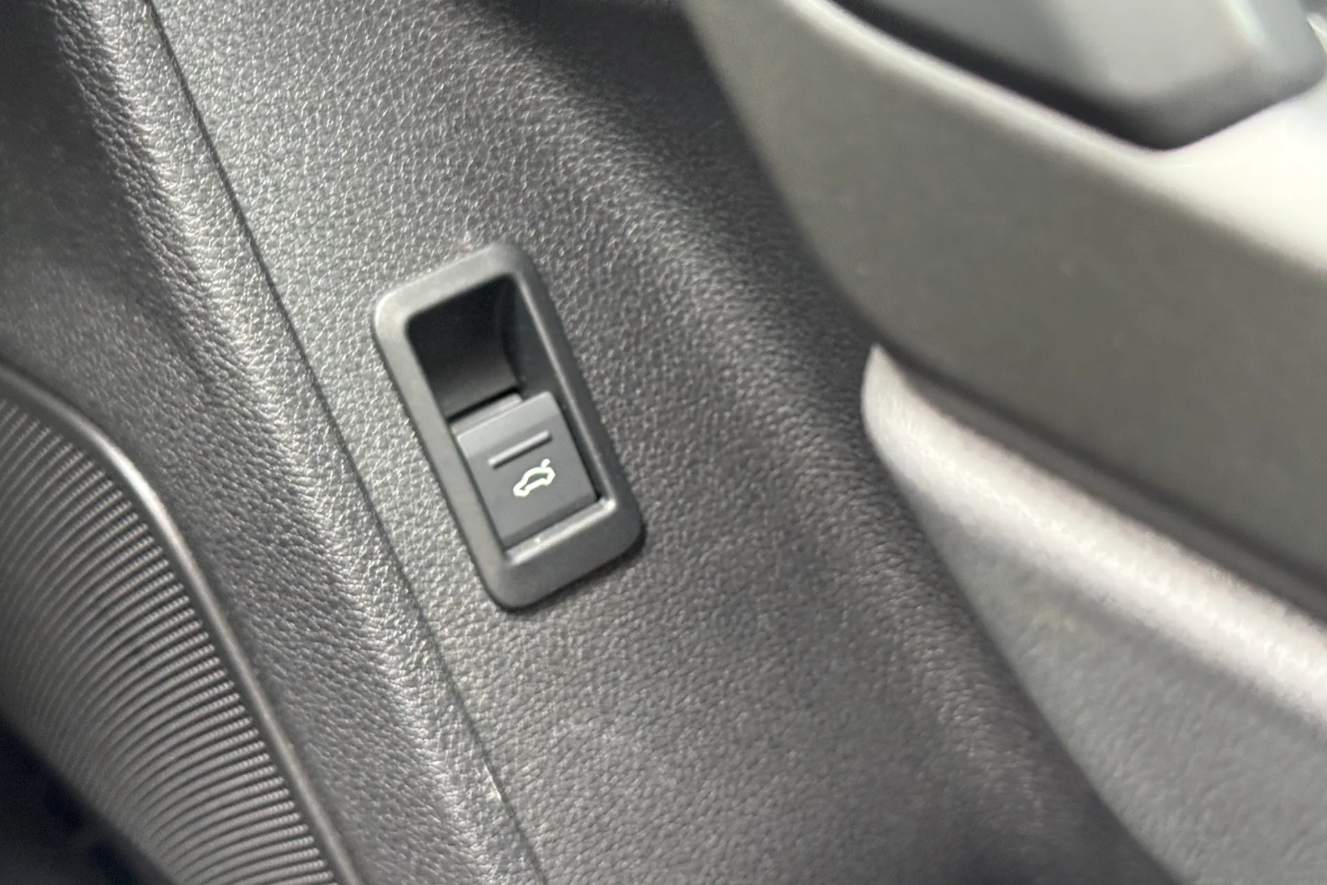 Audi Q3 thumbnail image number 13