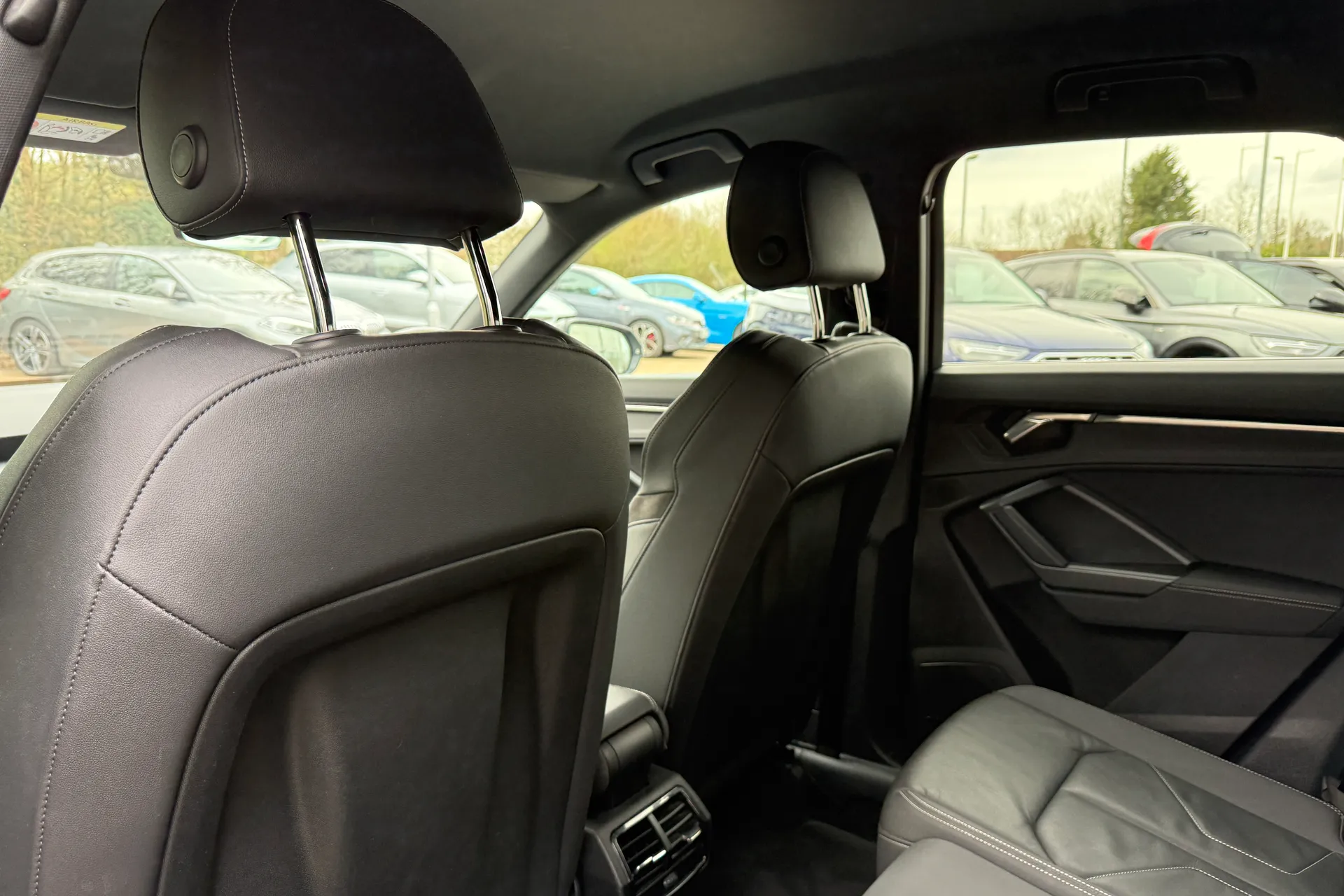 Audi Q3 thumbnail image number 47