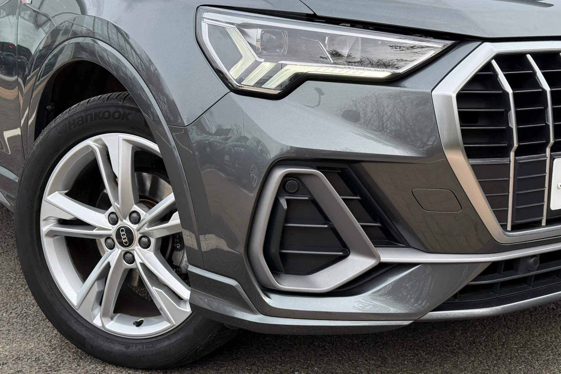 Audi Q3 thumbnail image number 6