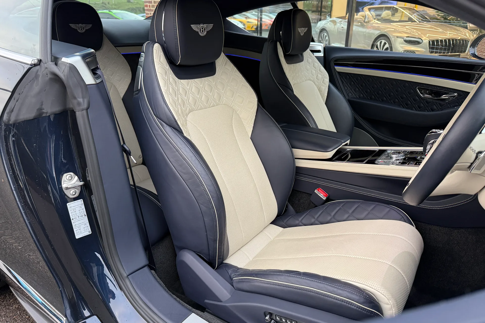 Bentley CONTINENTAL GT thumbnail image number 6