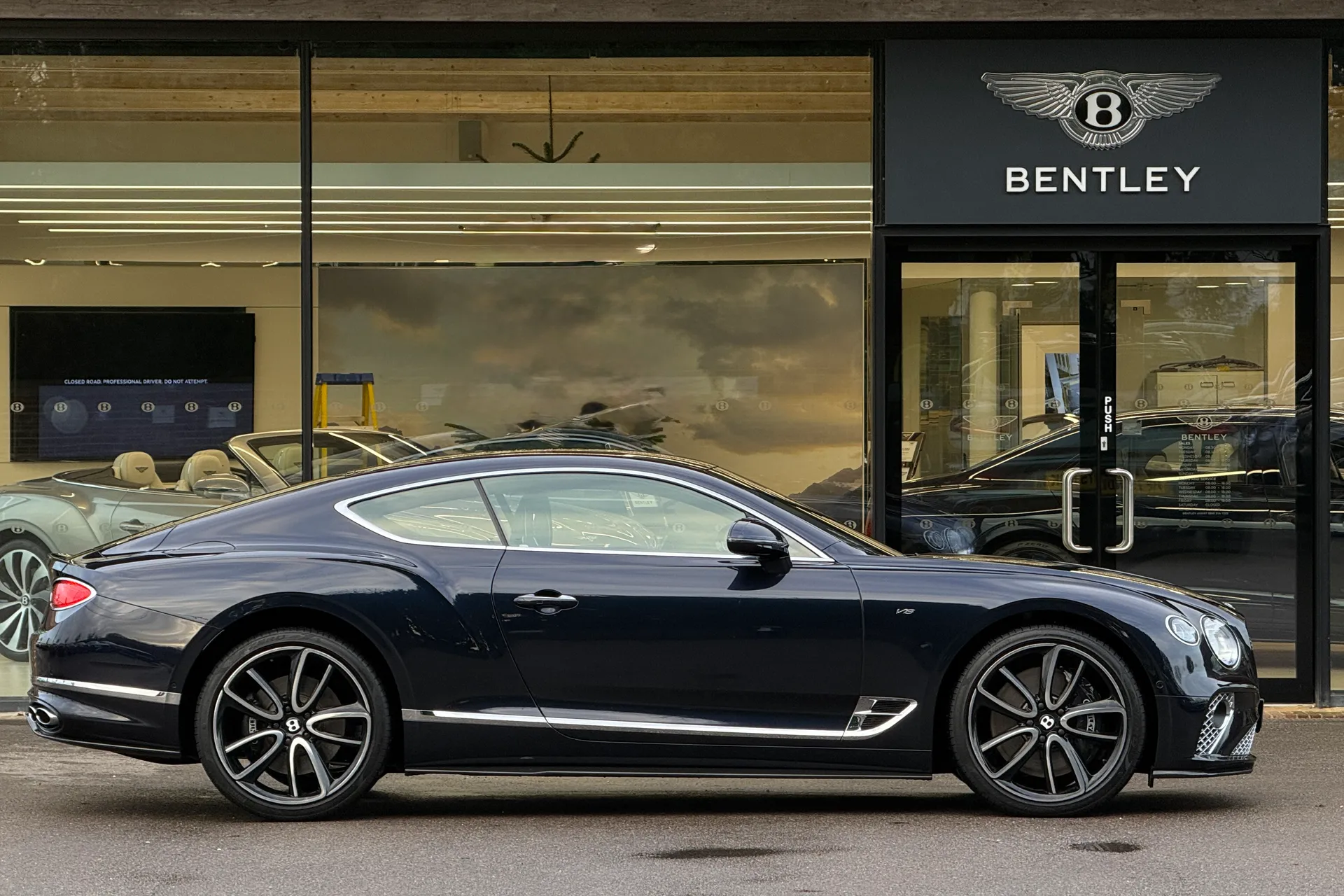 Bentley CONTINENTAL GT thumbnail image number 3