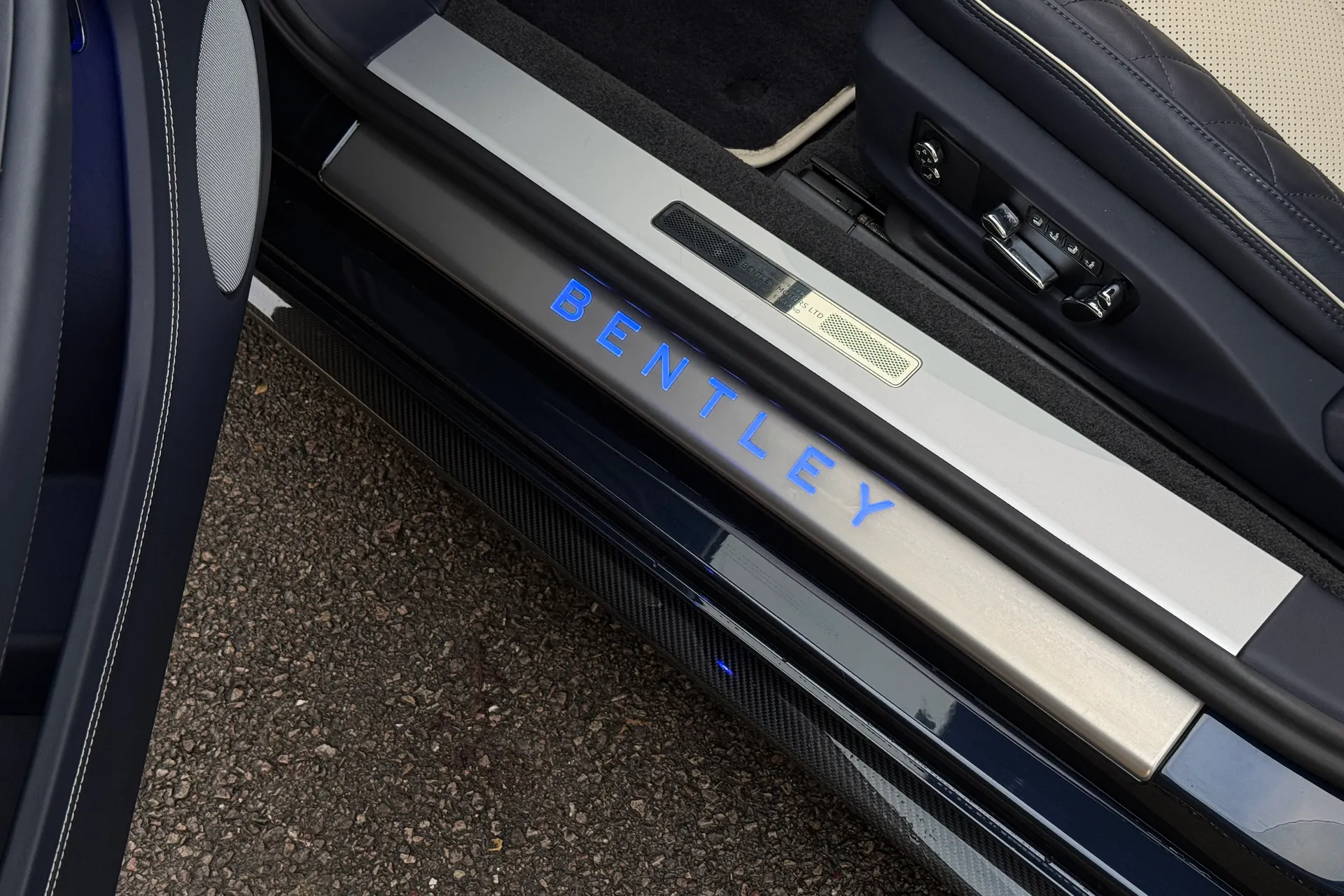 Bentley CONTINENTAL GT thumbnail image number 20