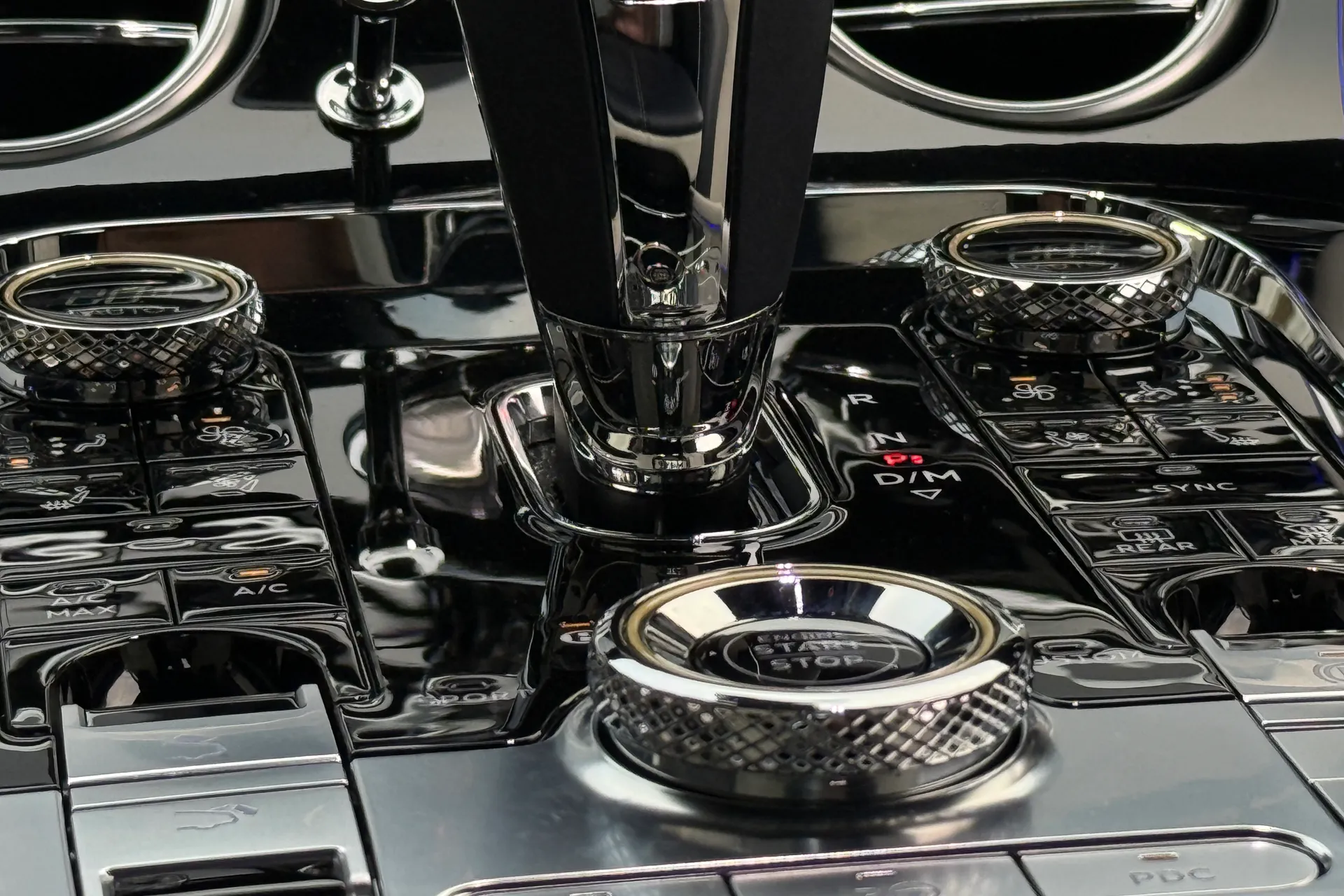 Bentley CONTINENTAL GT thumbnail image number 28